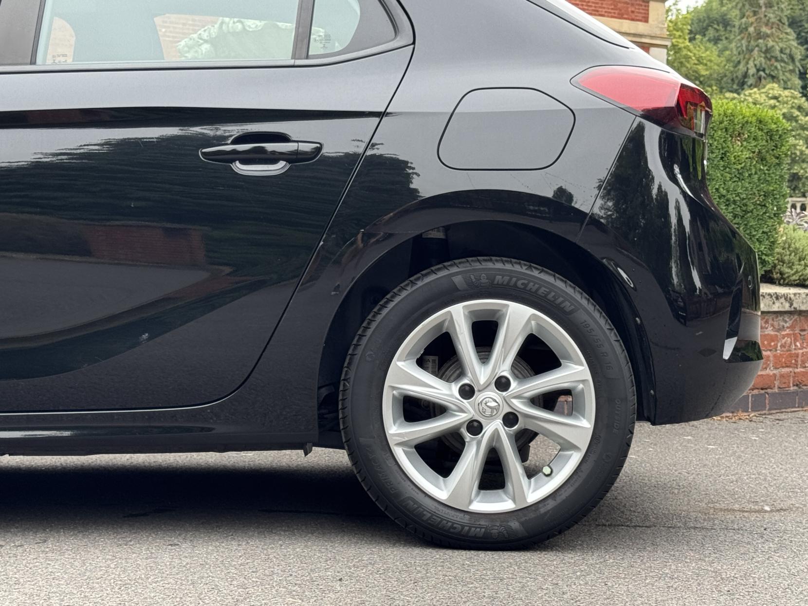 Vauxhall Corsa 1.2 SE Premium Hatchback 5dr Petrol Manual Euro 6 (75 ps)