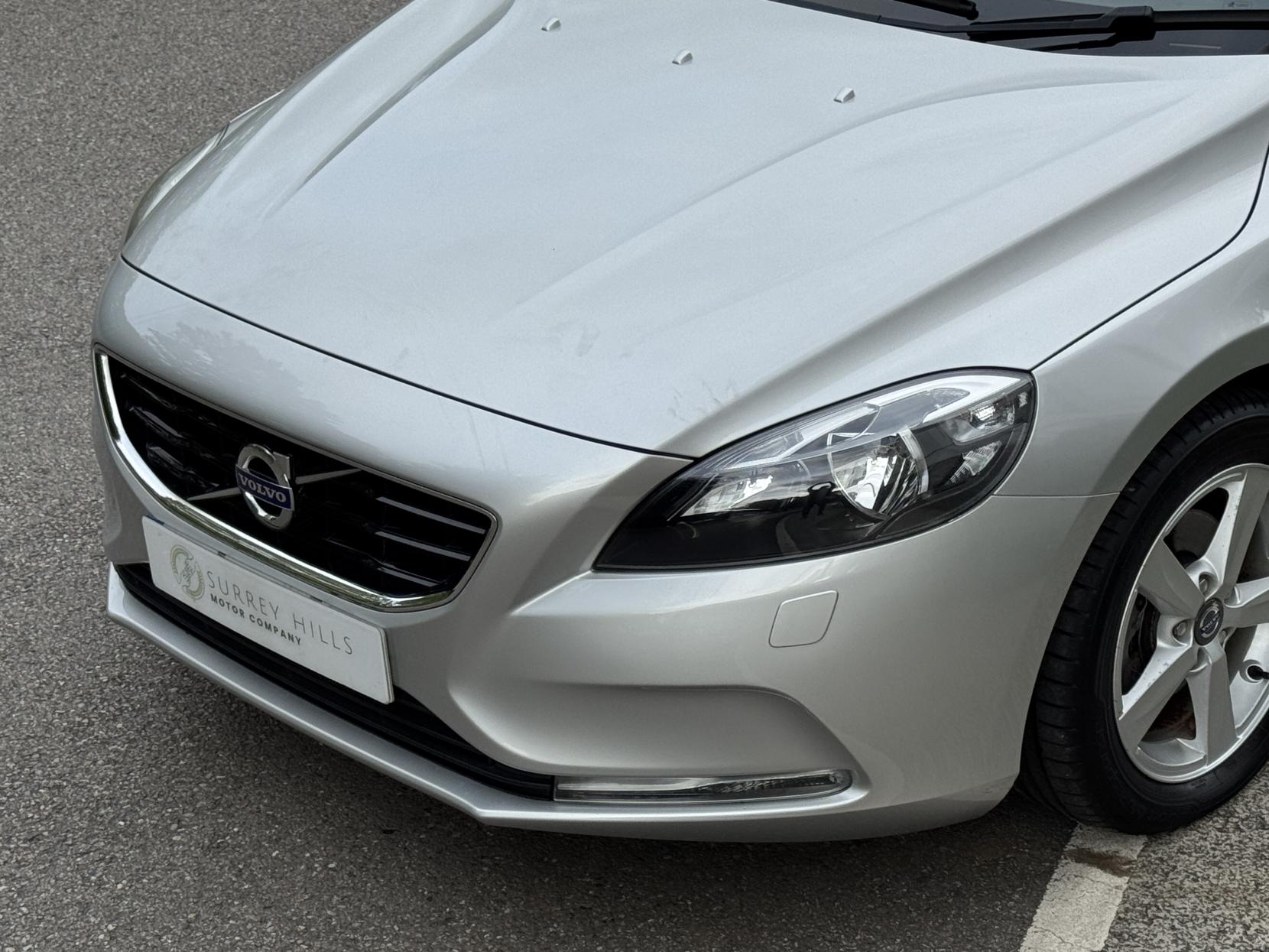 Volvo V40 1.6 D2 SE Hatchback 5dr Diesel Manual Euro 5 (s/s) (115 ps)