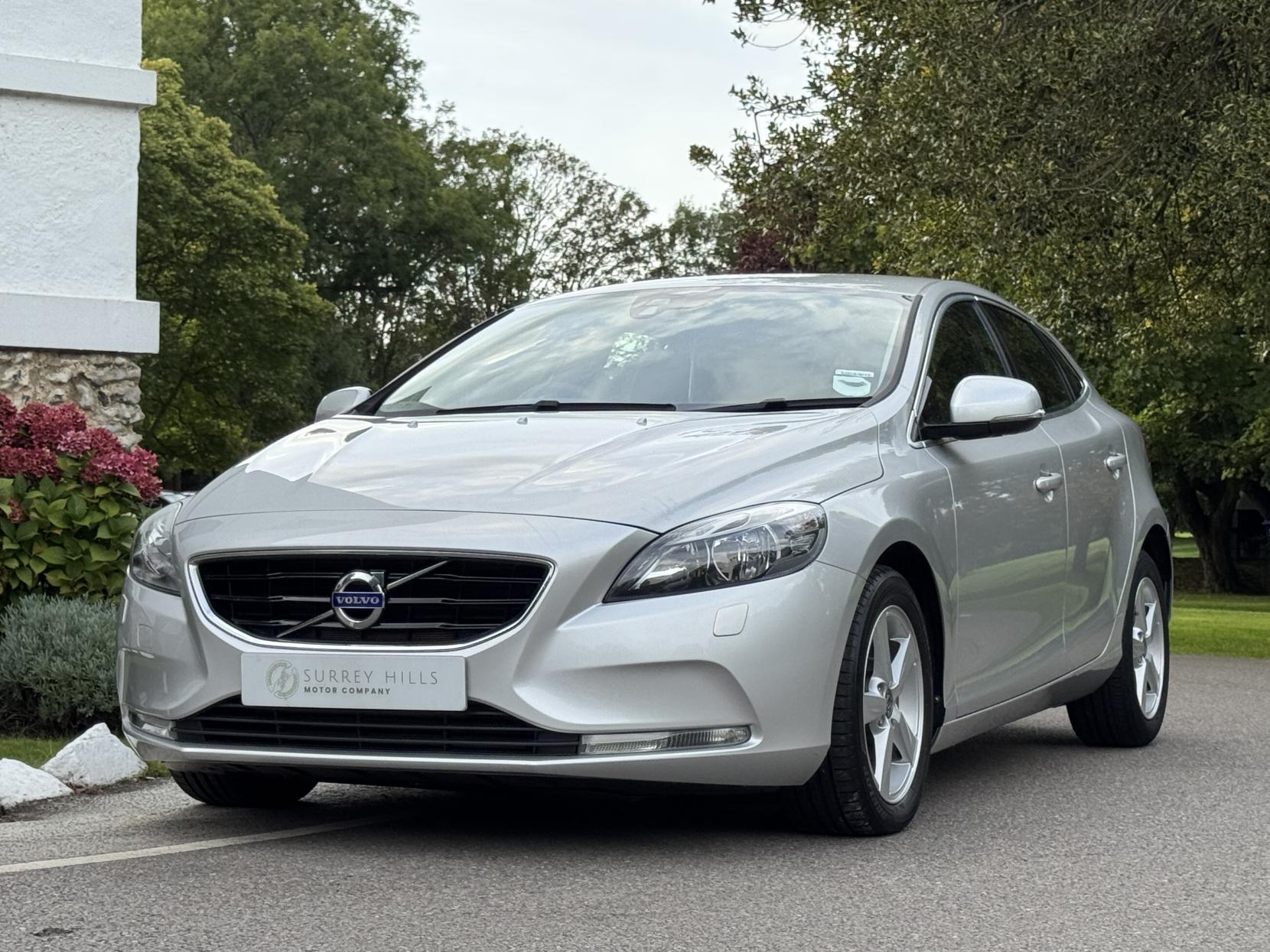 Volvo V40 1.6 D2 SE Hatchback 5dr Diesel Manual Euro 5 (s/s) (115 ps)