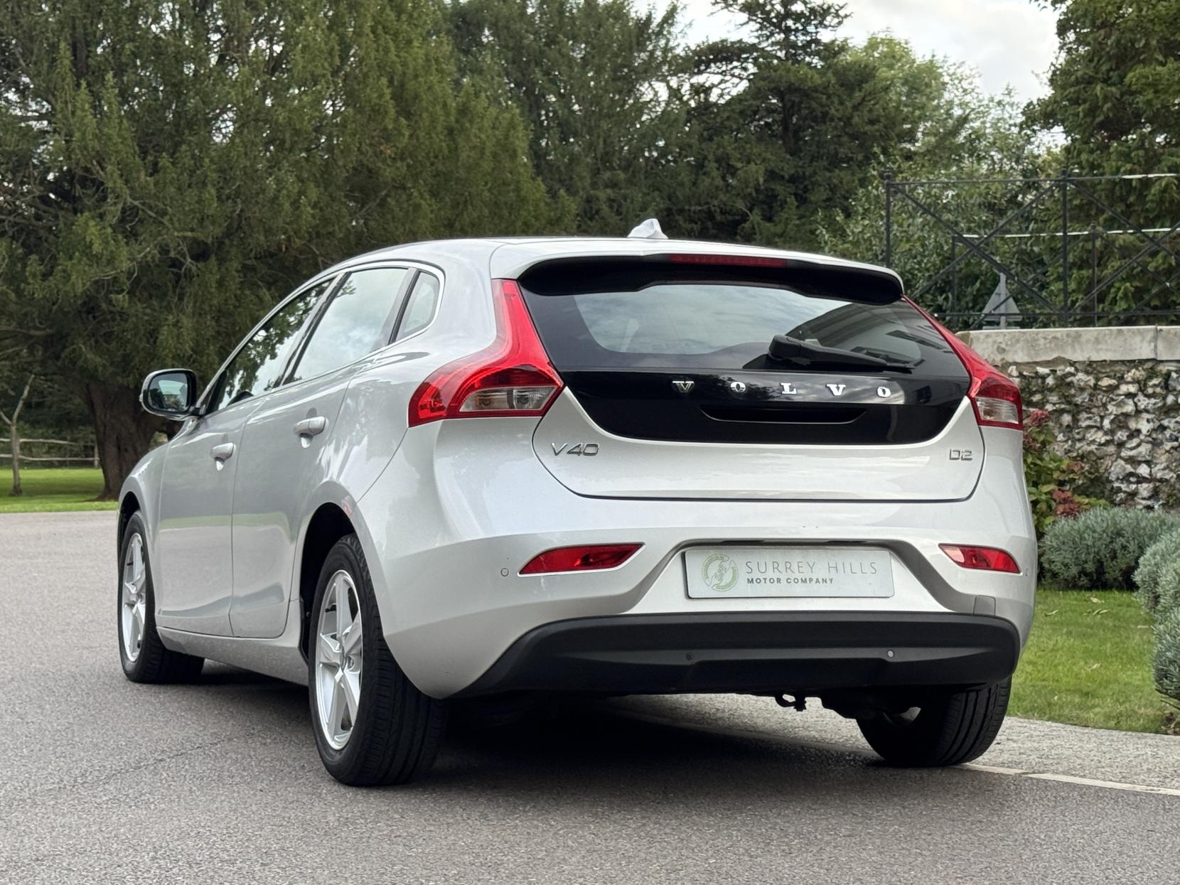 Volvo V40 1.6 D2 SE Hatchback 5dr Diesel Manual Euro 5 (s/s) (115 ps)