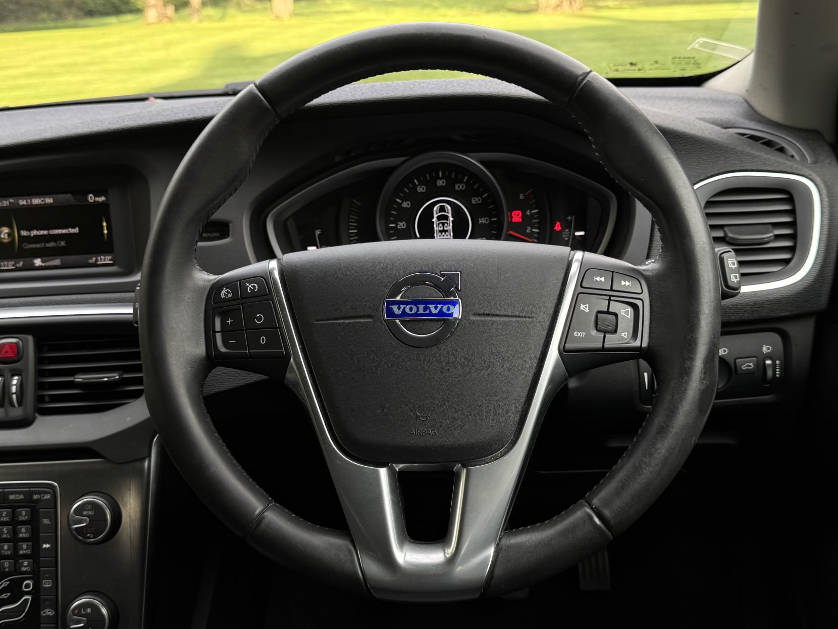 Volvo V40 1.6 D2 SE Hatchback 5dr Diesel Manual Euro 5 (s/s) (115 ps)