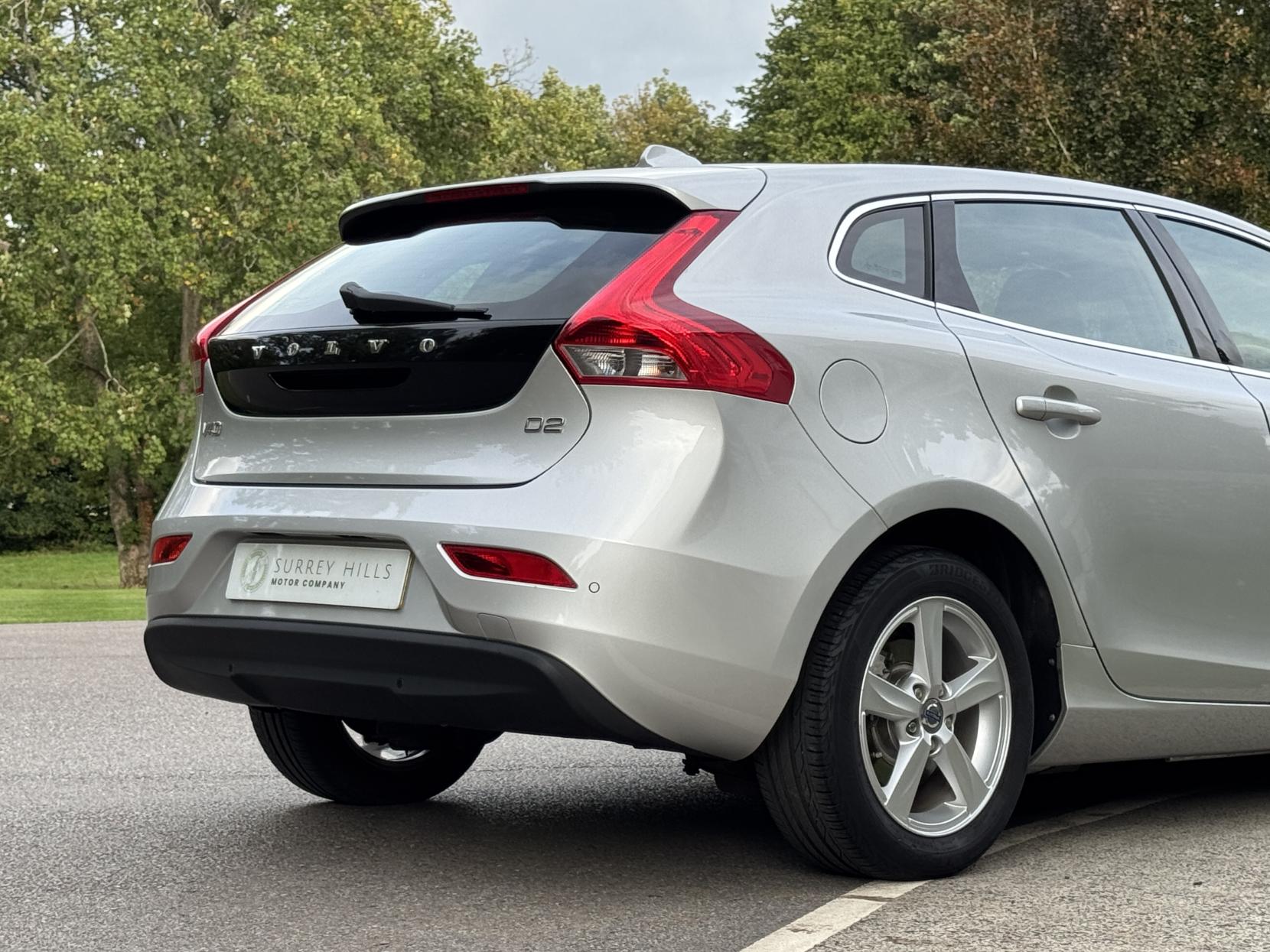 Volvo V40 1.6 D2 SE Hatchback 5dr Diesel Manual Euro 5 (s/s) (115 ps)