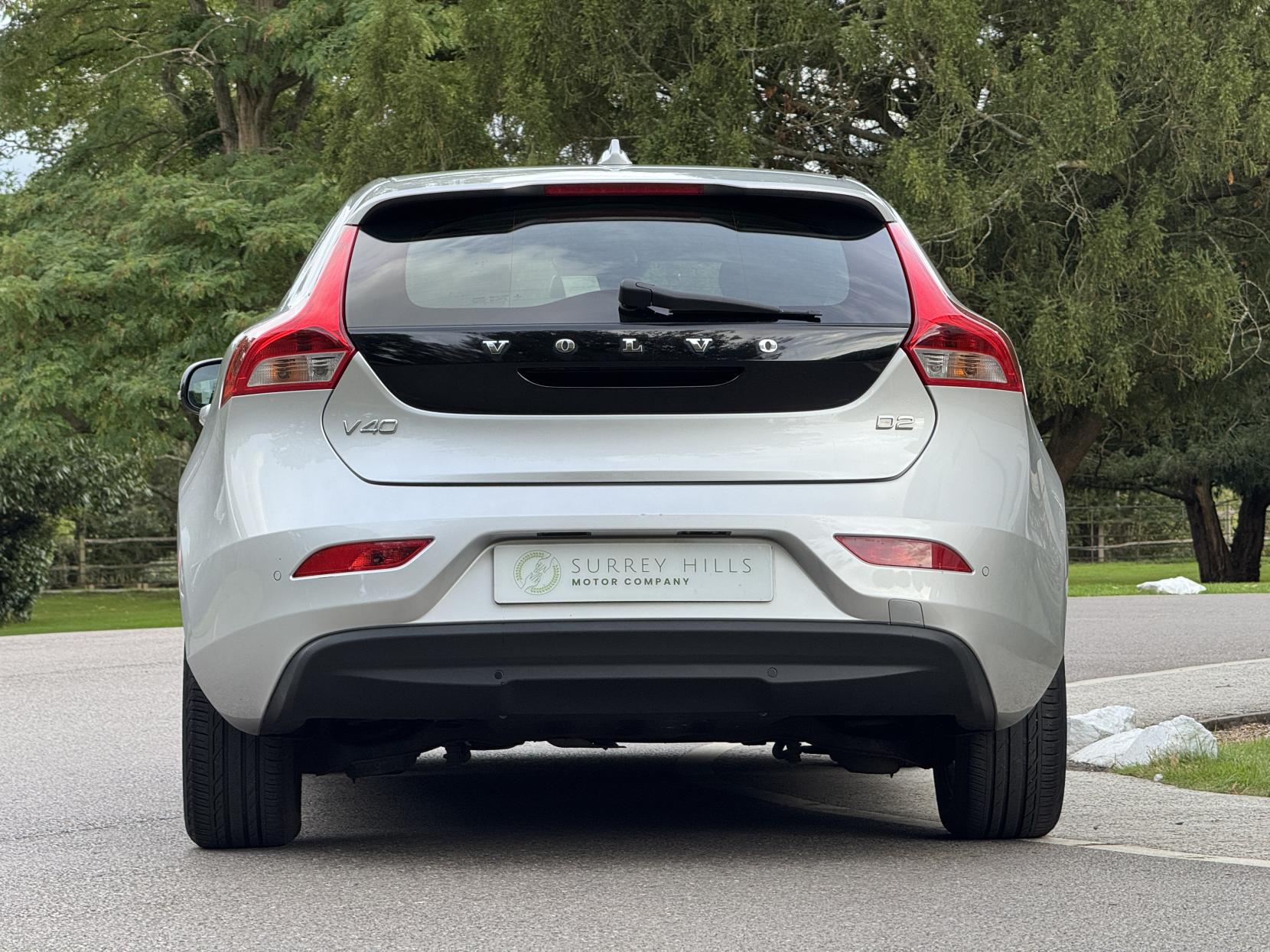 Volvo V40 1.6 D2 SE Hatchback 5dr Diesel Manual Euro 5 (s/s) (115 ps)
