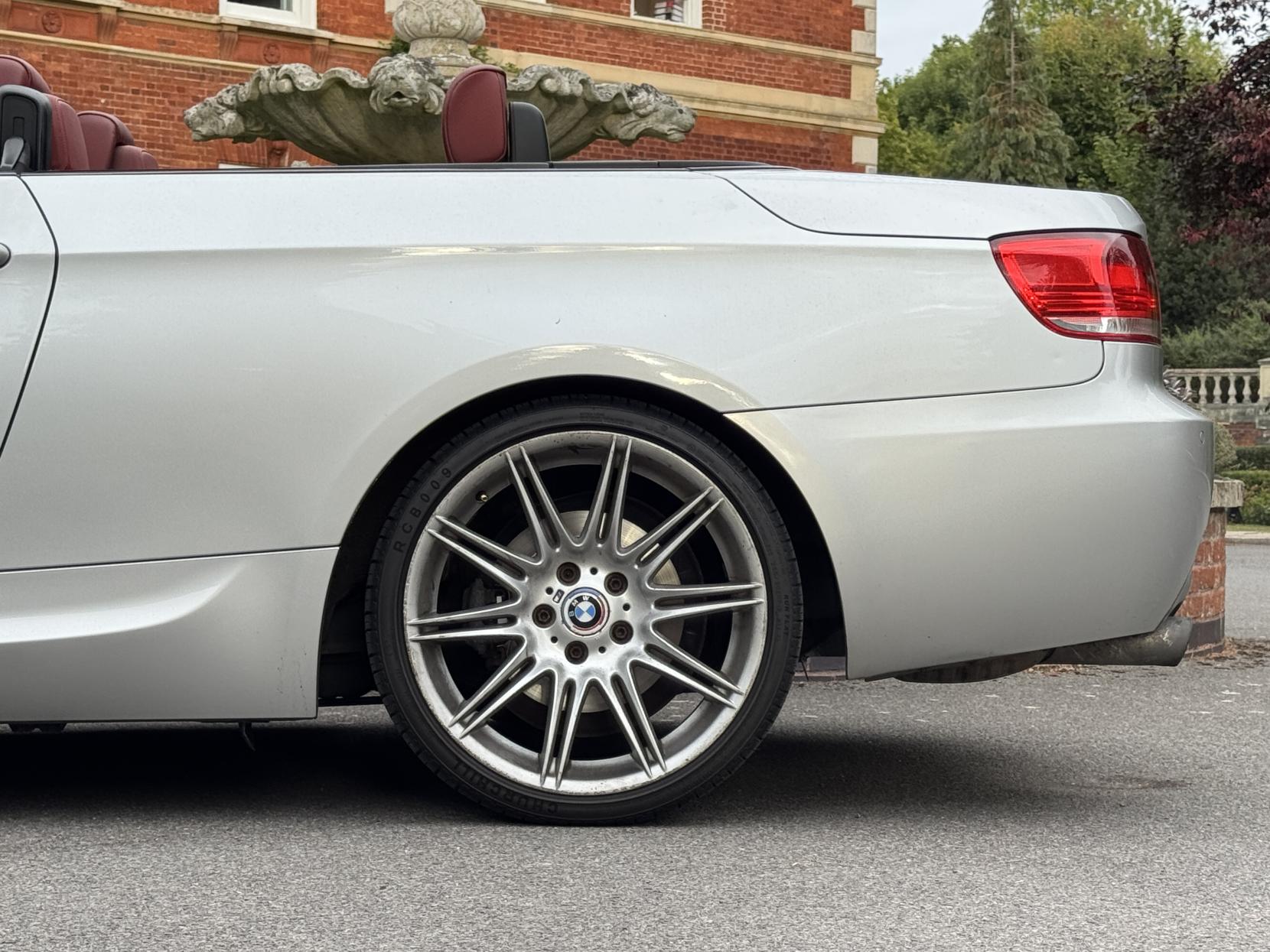 BMW 3 Series 3.0 325i M Sport Highline Convertible 2dr Petrol Steptronic Euro 4 (218 ps)