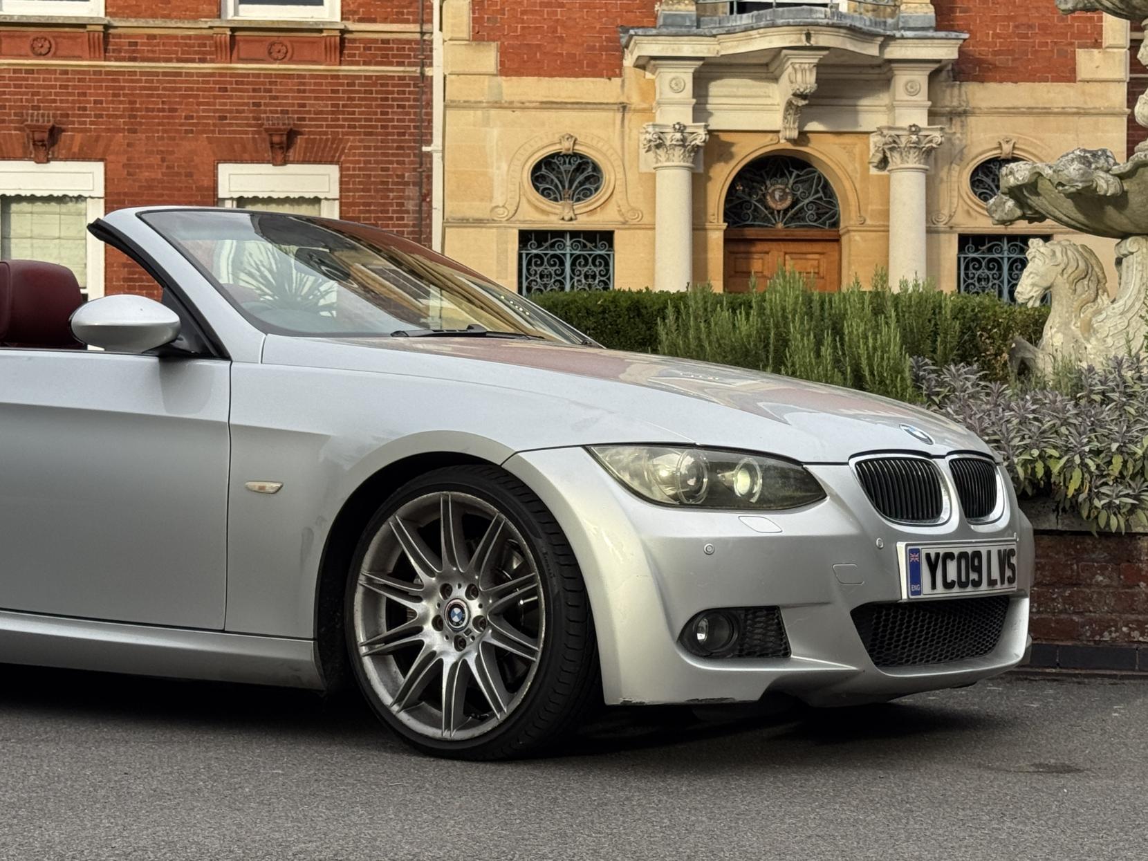 BMW 3 Series 3.0 325i M Sport Highline Convertible 2dr Petrol Steptronic Euro 4 (218 ps)