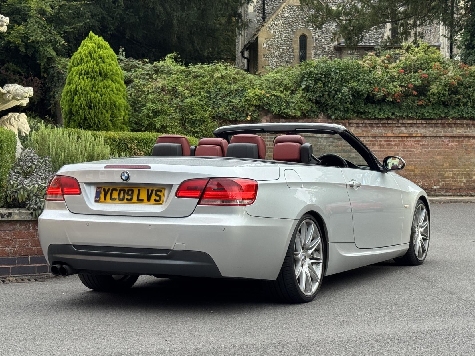 BMW 3 Series 3.0 325i M Sport Highline Convertible 2dr Petrol Steptronic Euro 4 (218 ps)
