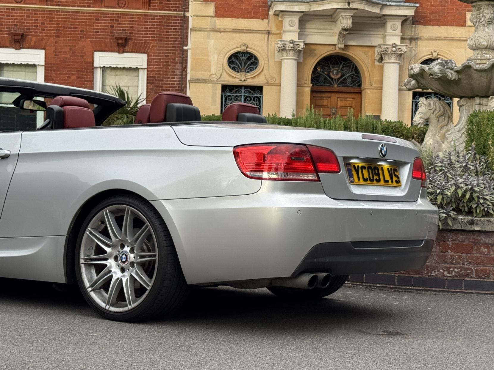 BMW 3 Series 3.0 325i M Sport Highline Convertible 2dr Petrol Steptronic Euro 4 (218 ps)
