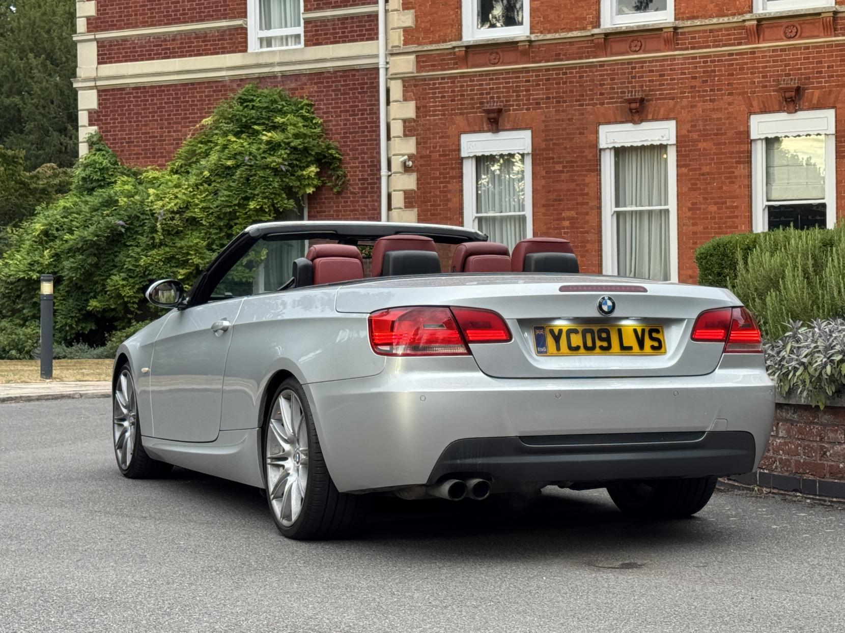 BMW 3 Series 3.0 325i M Sport Highline Convertible 2dr Petrol Steptronic Euro 4 (218 ps)