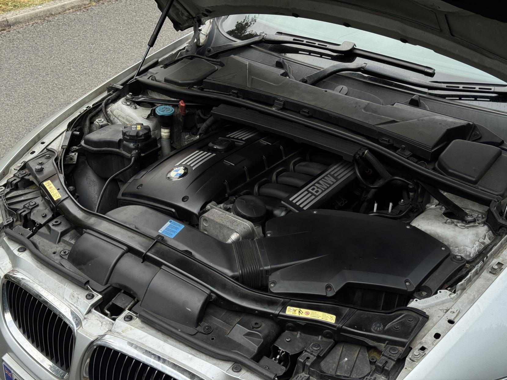 BMW 3 Series 3.0 325i M Sport Highline Convertible 2dr Petrol Steptronic Euro 4 (218 ps)