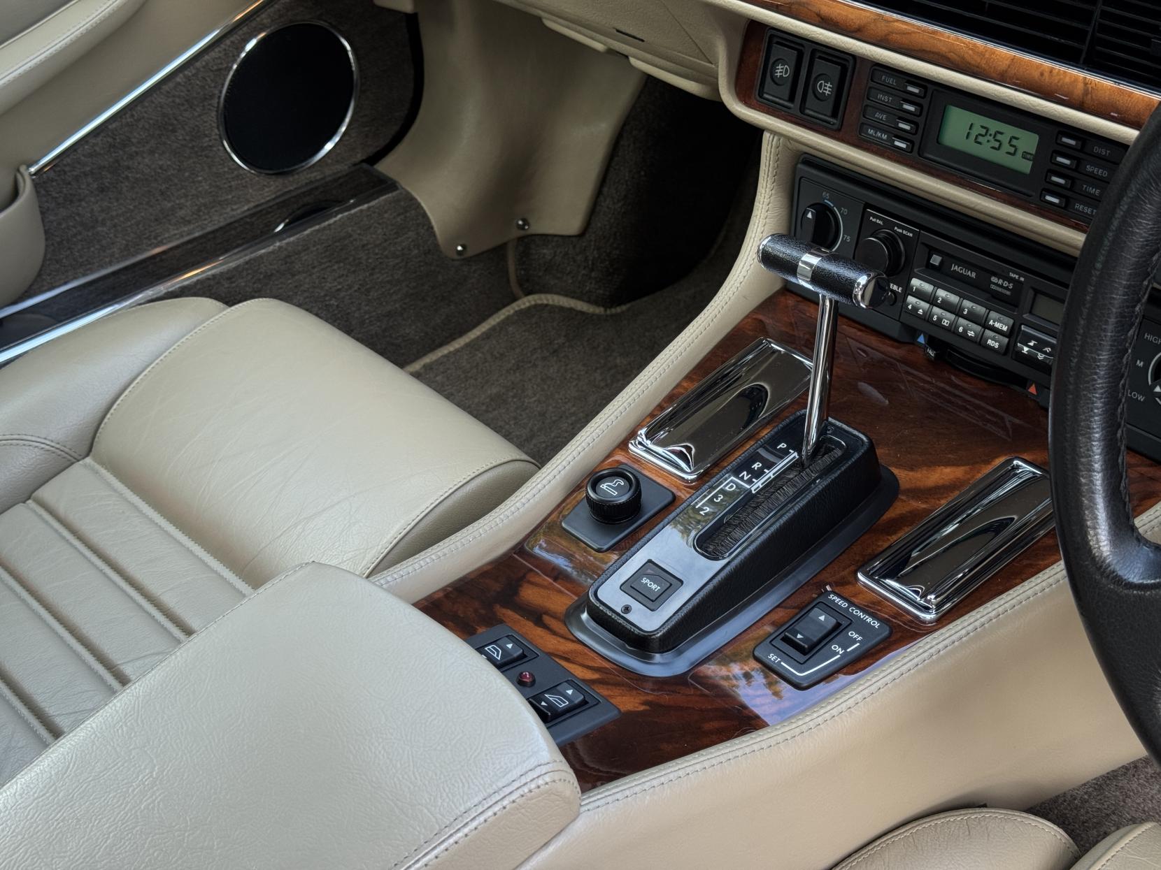 Jaguar XJS 4.0 Coupe 2dr Petrol Automatic (237 bhp)