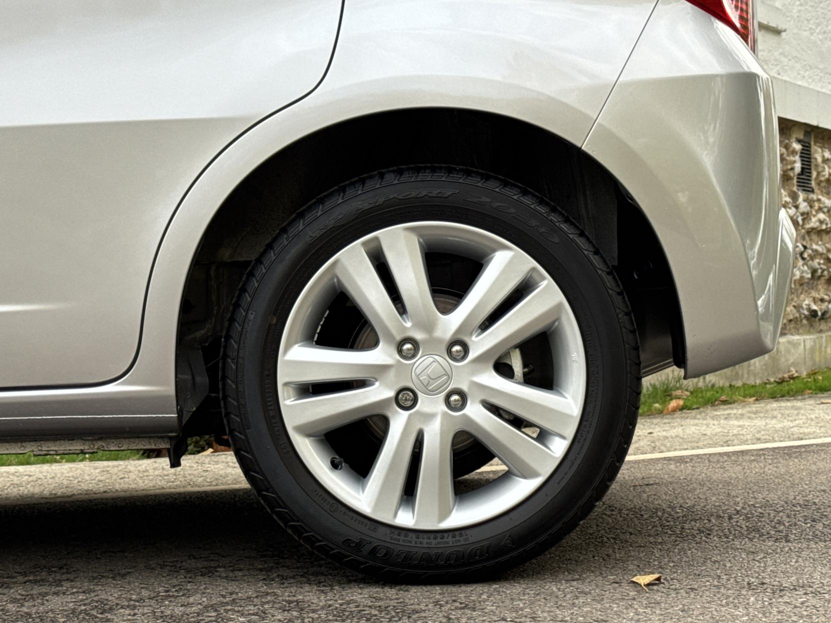 Honda Jazz 1.4 i-VTEC ES Plus Hatchback 5dr Petrol CVT Euro 5 (99 ps)