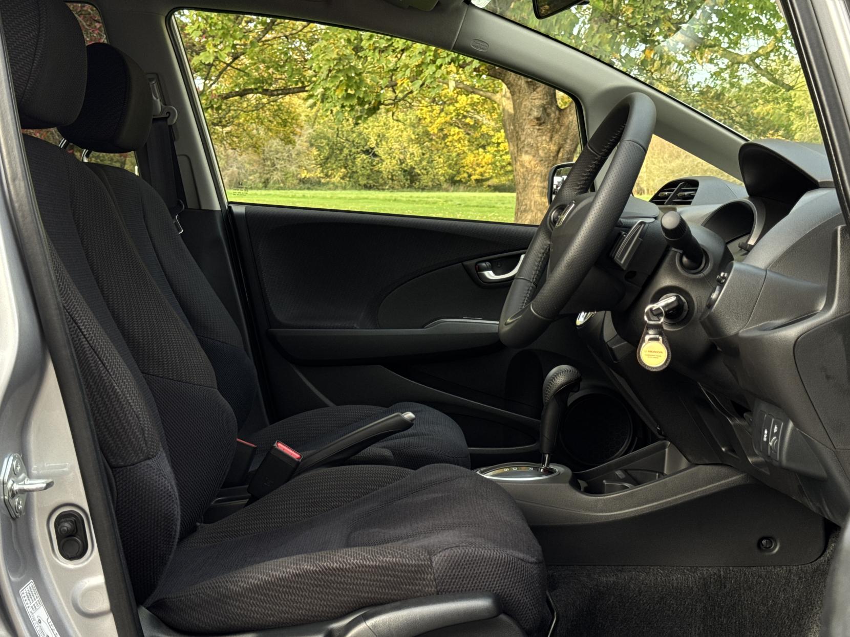 Honda Jazz 1.4 i-VTEC ES Plus Hatchback 5dr Petrol CVT Euro 5 (99 ps)