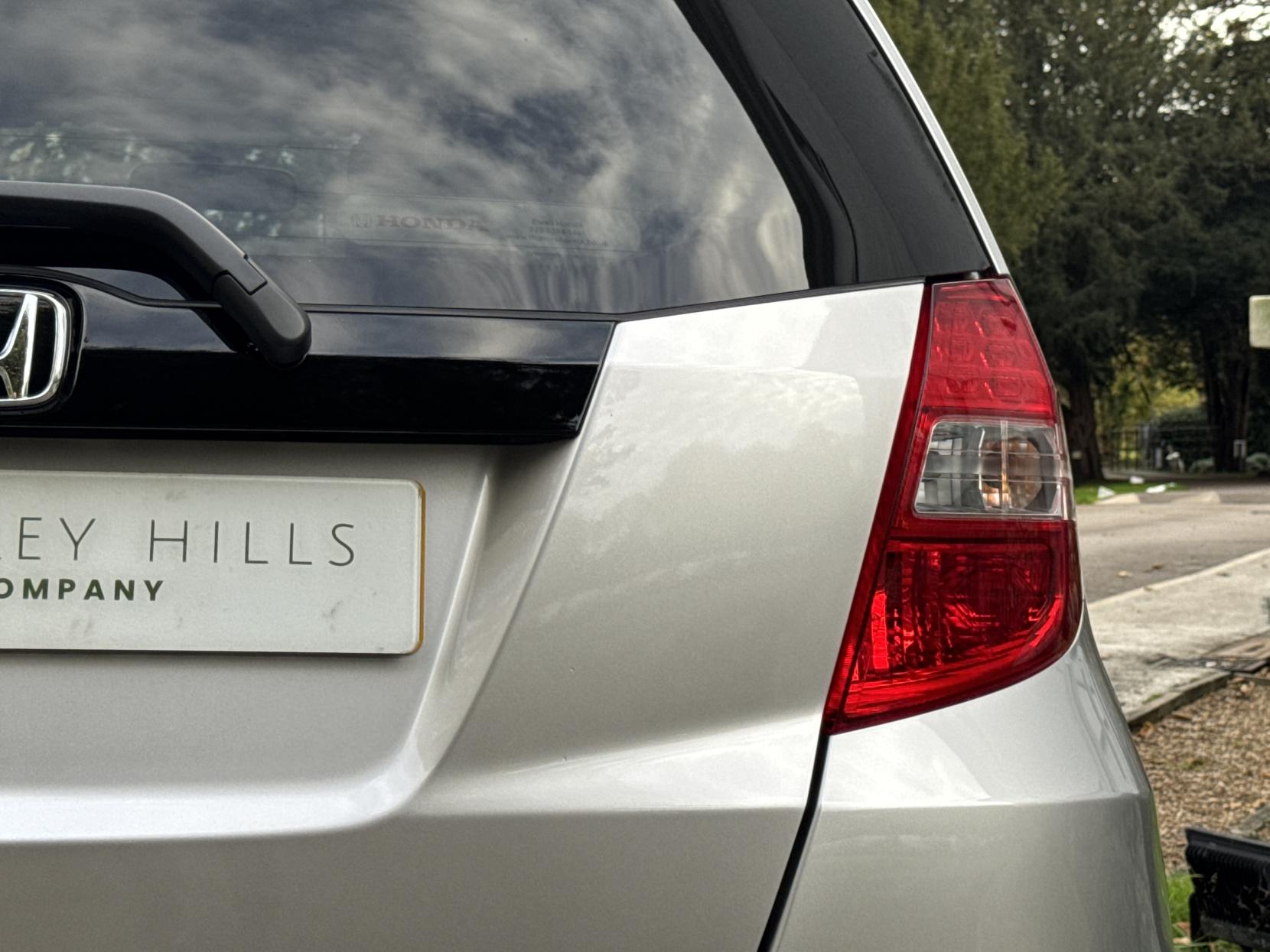 Honda Jazz 1.4 i-VTEC ES Plus Hatchback 5dr Petrol CVT Euro 5 (99 ps)