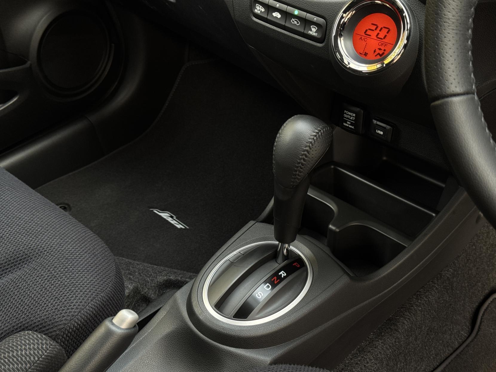 Honda Jazz 1.4 i-VTEC ES Plus Hatchback 5dr Petrol CVT Euro 5 (99 ps)