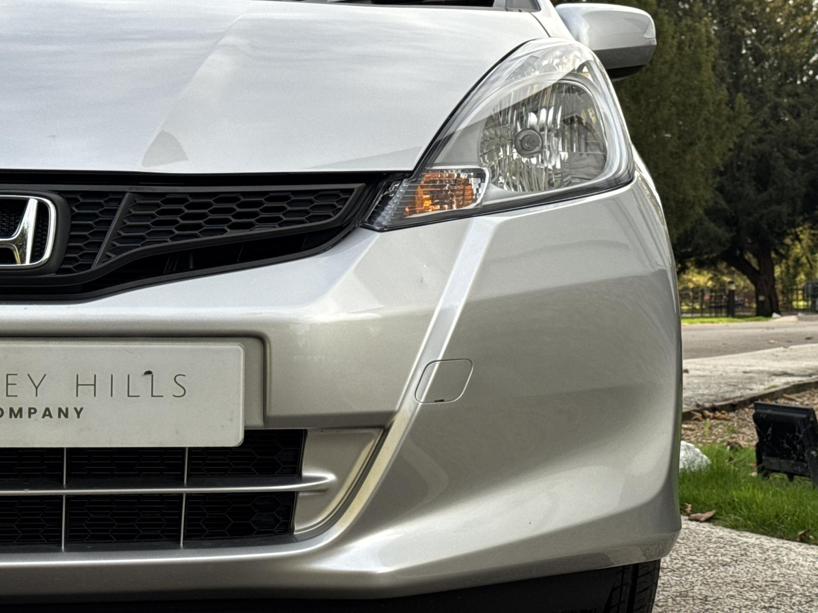 Honda Jazz 1.4 i-VTEC ES Plus Hatchback 5dr Petrol CVT Euro 5 (99 ps)