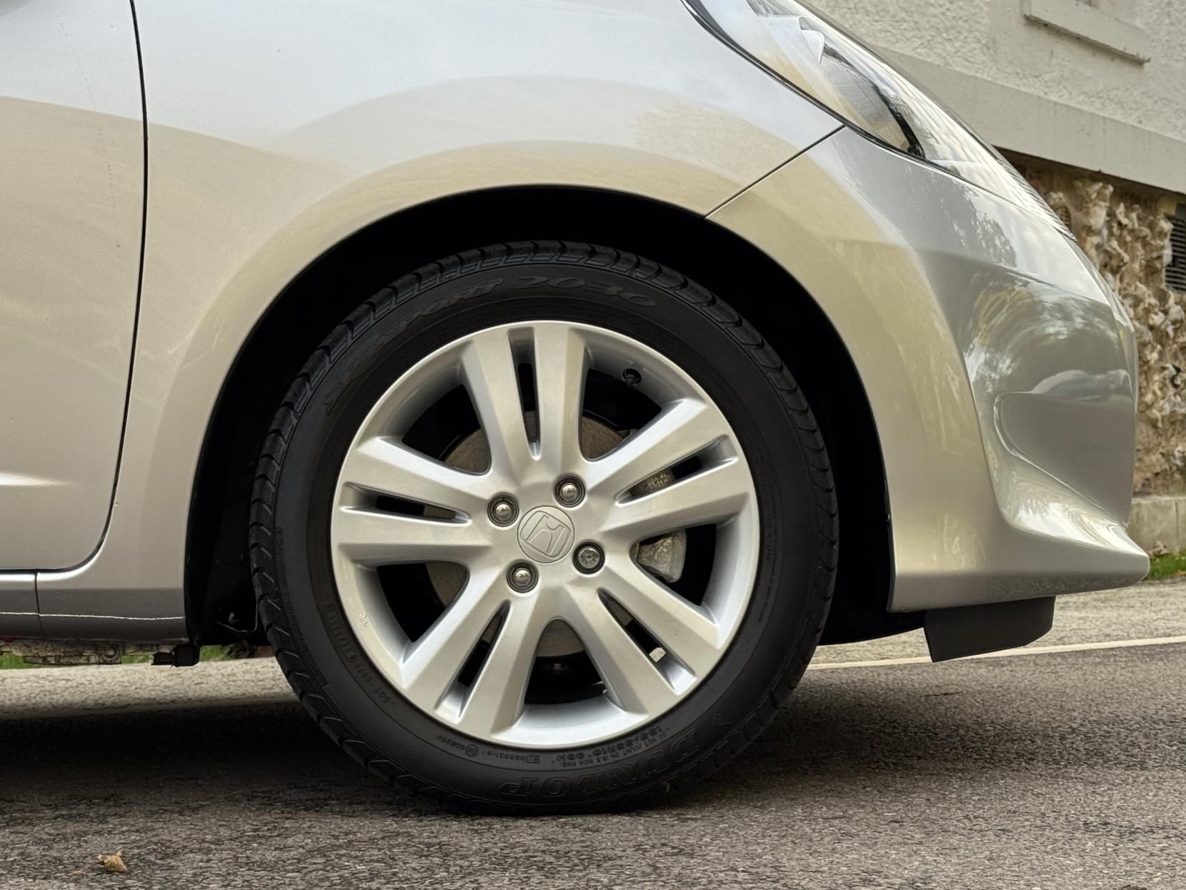 Honda Jazz 1.4 i-VTEC ES Plus Hatchback 5dr Petrol CVT Euro 5 (99 ps)