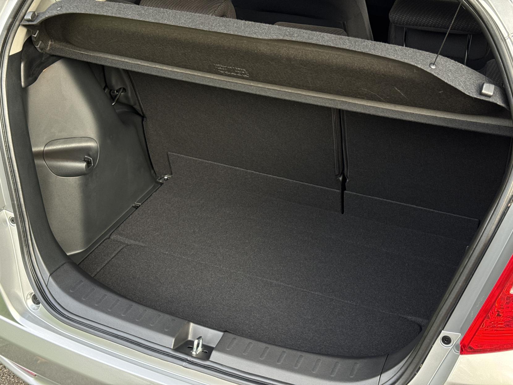 Honda Jazz 1.4 i-VTEC ES Plus Hatchback 5dr Petrol CVT Euro 5 (99 ps)