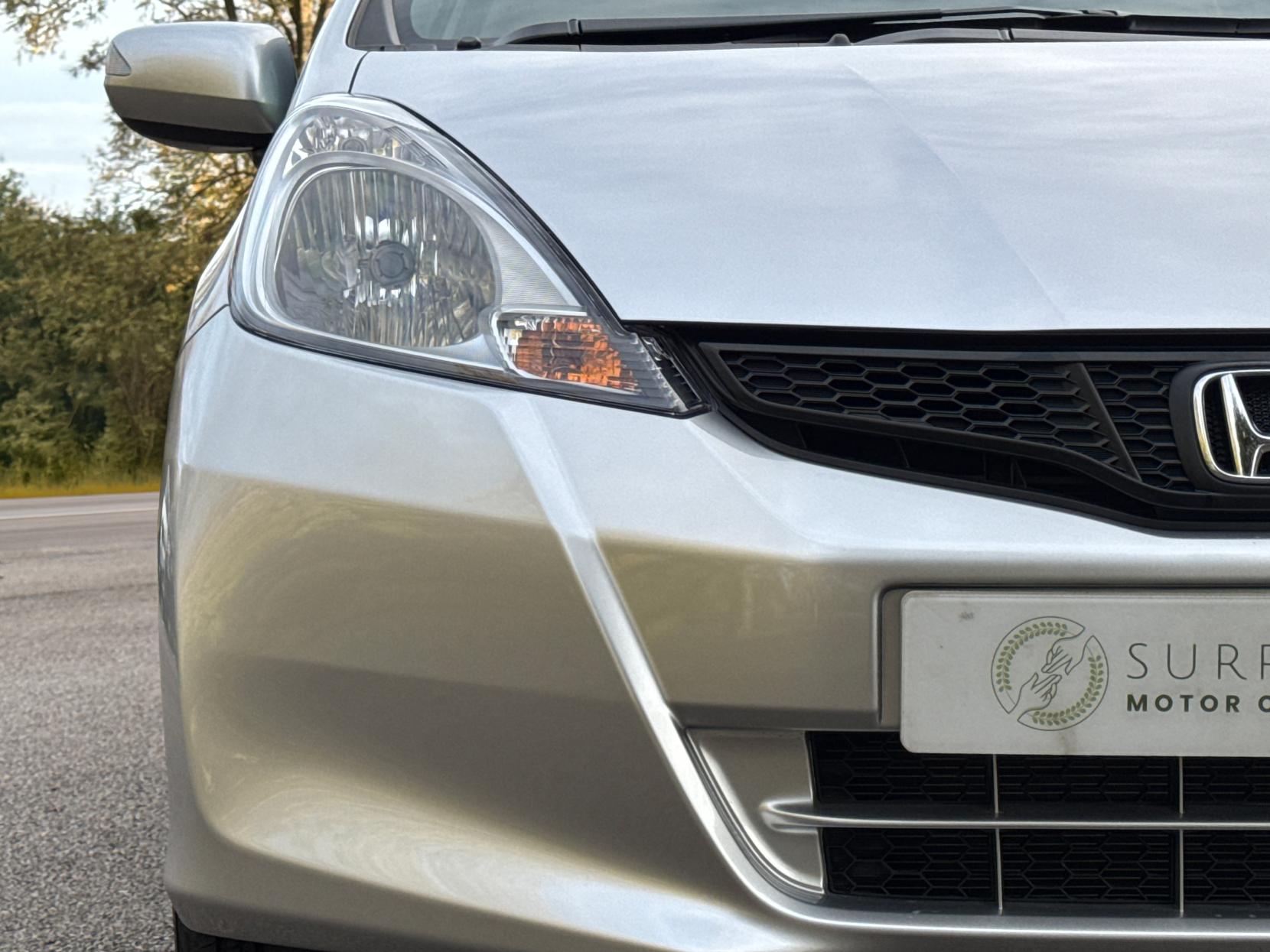 Honda Jazz 1.4 i-VTEC ES Plus Hatchback 5dr Petrol CVT Euro 5 (99 ps)