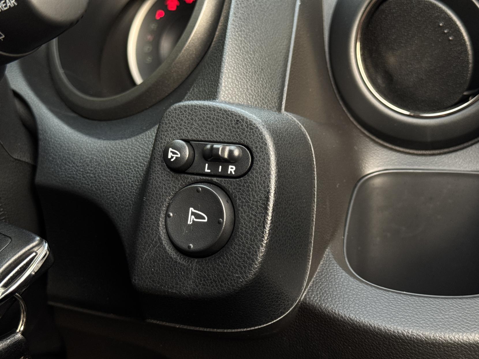 Honda Jazz 1.4 i-VTEC ES Plus Hatchback 5dr Petrol CVT Euro 5 (99 ps)