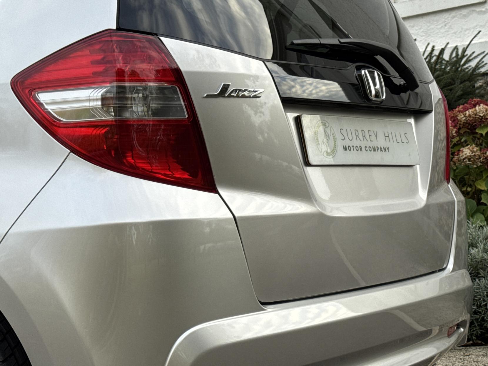 Honda Jazz 1.4 i-VTEC ES Plus Hatchback 5dr Petrol CVT Euro 5 (99 ps)
