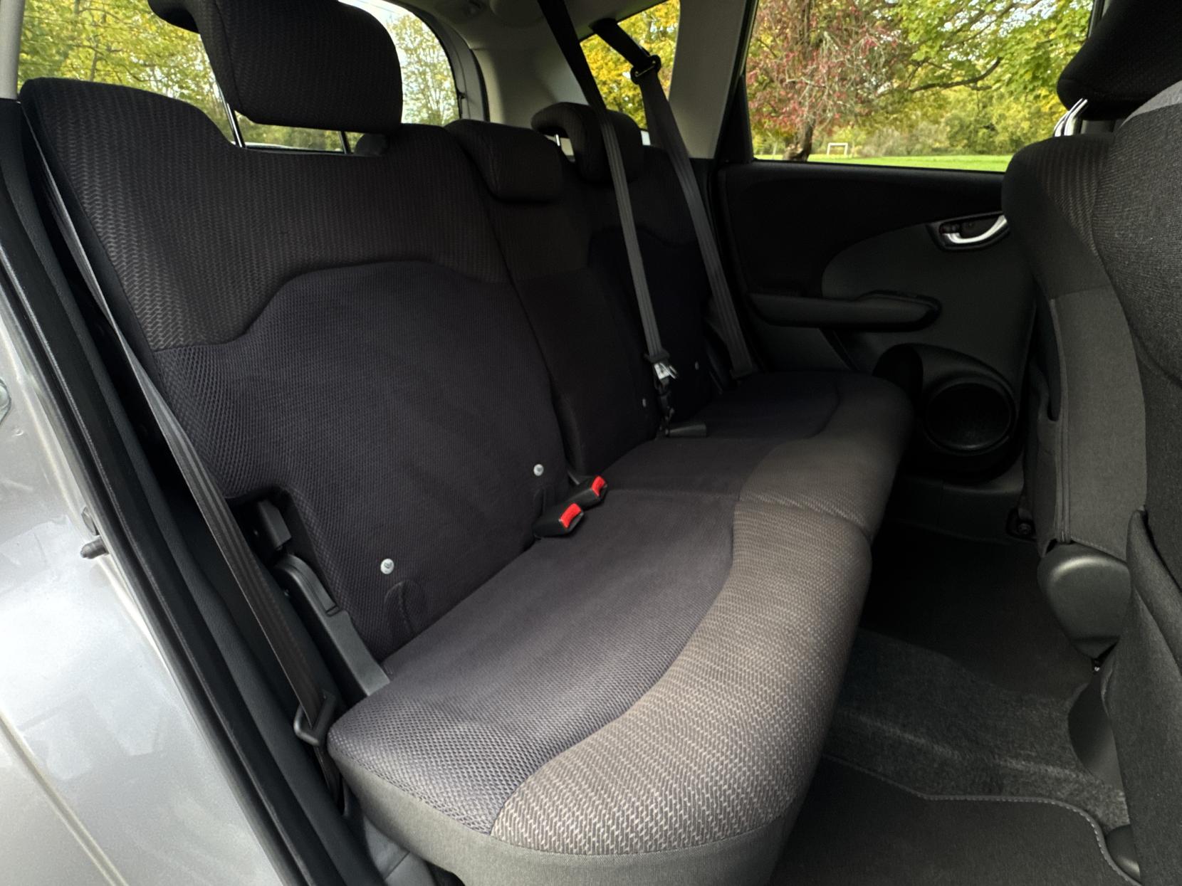 Honda Jazz 1.4 i-VTEC ES Plus Hatchback 5dr Petrol CVT Euro 5 (99 ps)