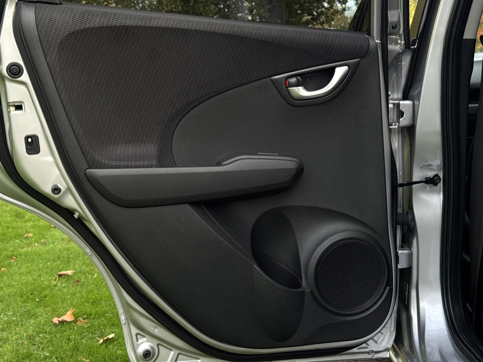 Honda Jazz 1.4 i-VTEC ES Plus Hatchback 5dr Petrol CVT Euro 5 (99 ps)