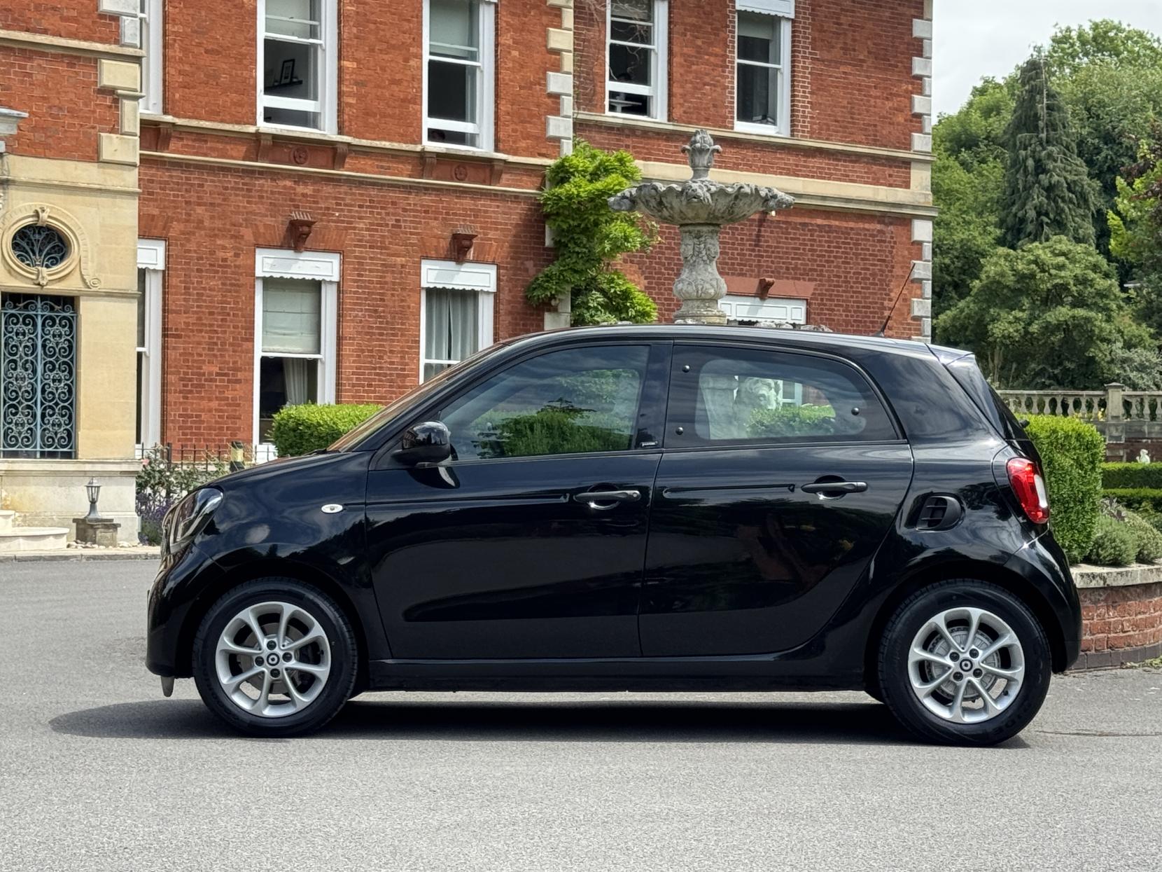 Smart forfour 0.9T Passion Hatchback 5dr Petrol Twinamic Euro 6 (s/s) (90 ps)