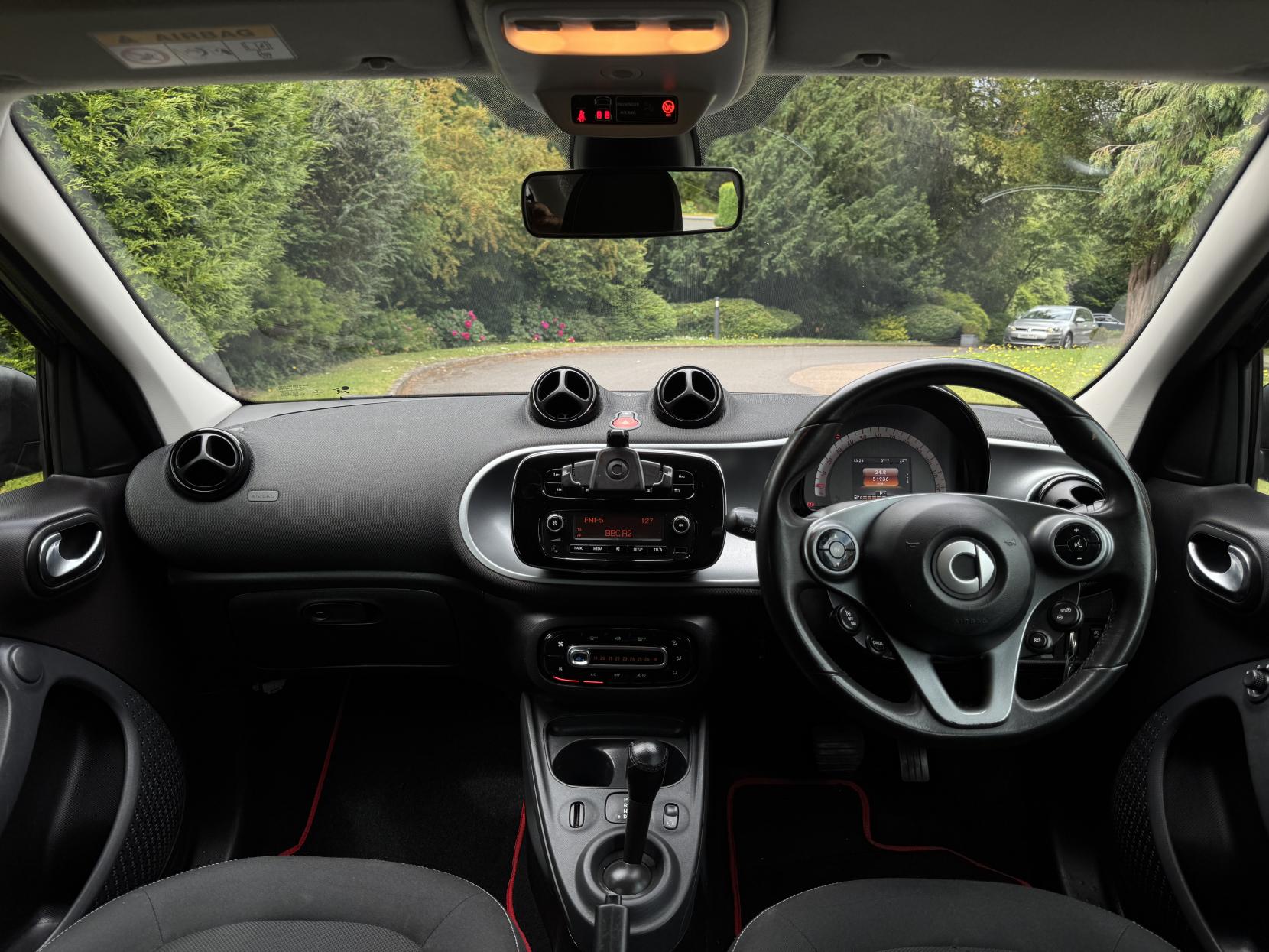 Smart forfour 0.9T Passion Hatchback 5dr Petrol Twinamic Euro 6 (s/s) (90 ps)
