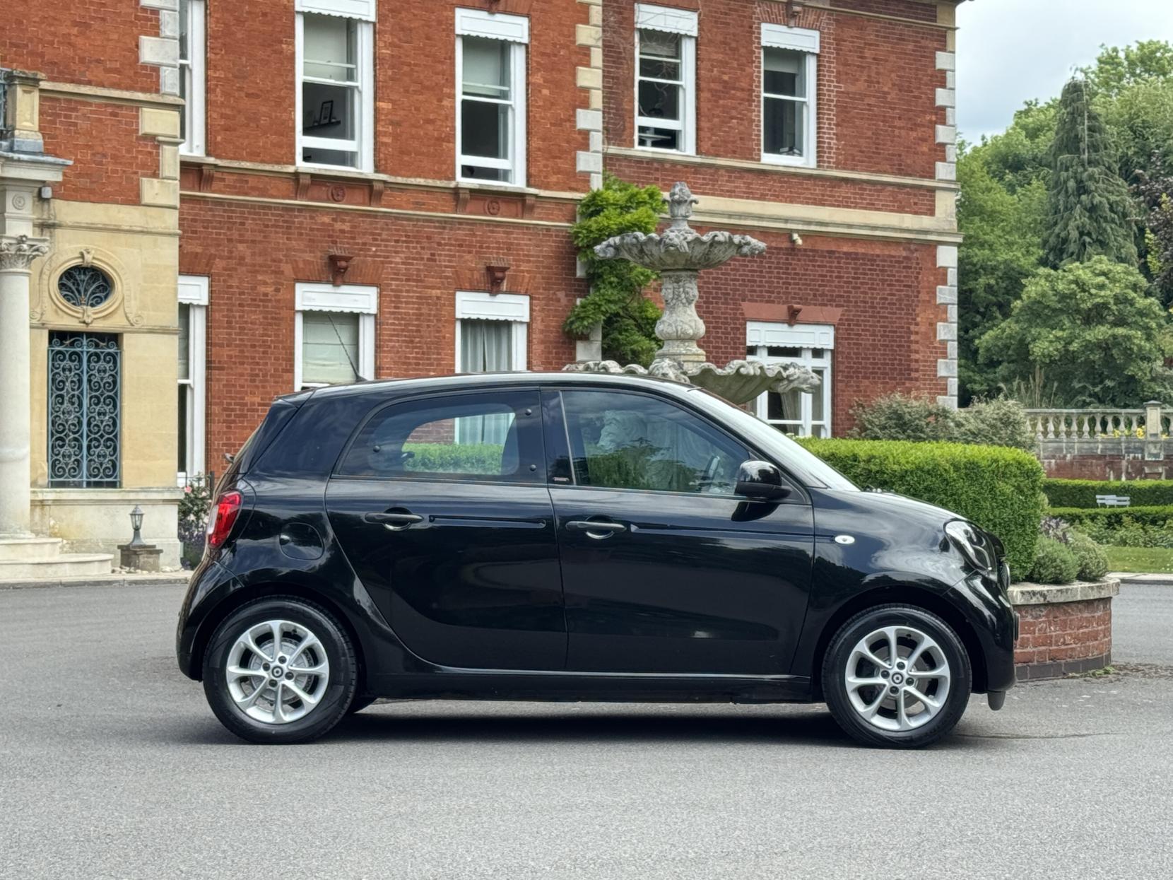 Smart forfour 0.9T Passion Hatchback 5dr Petrol Twinamic Euro 6 (s/s) (90 ps)