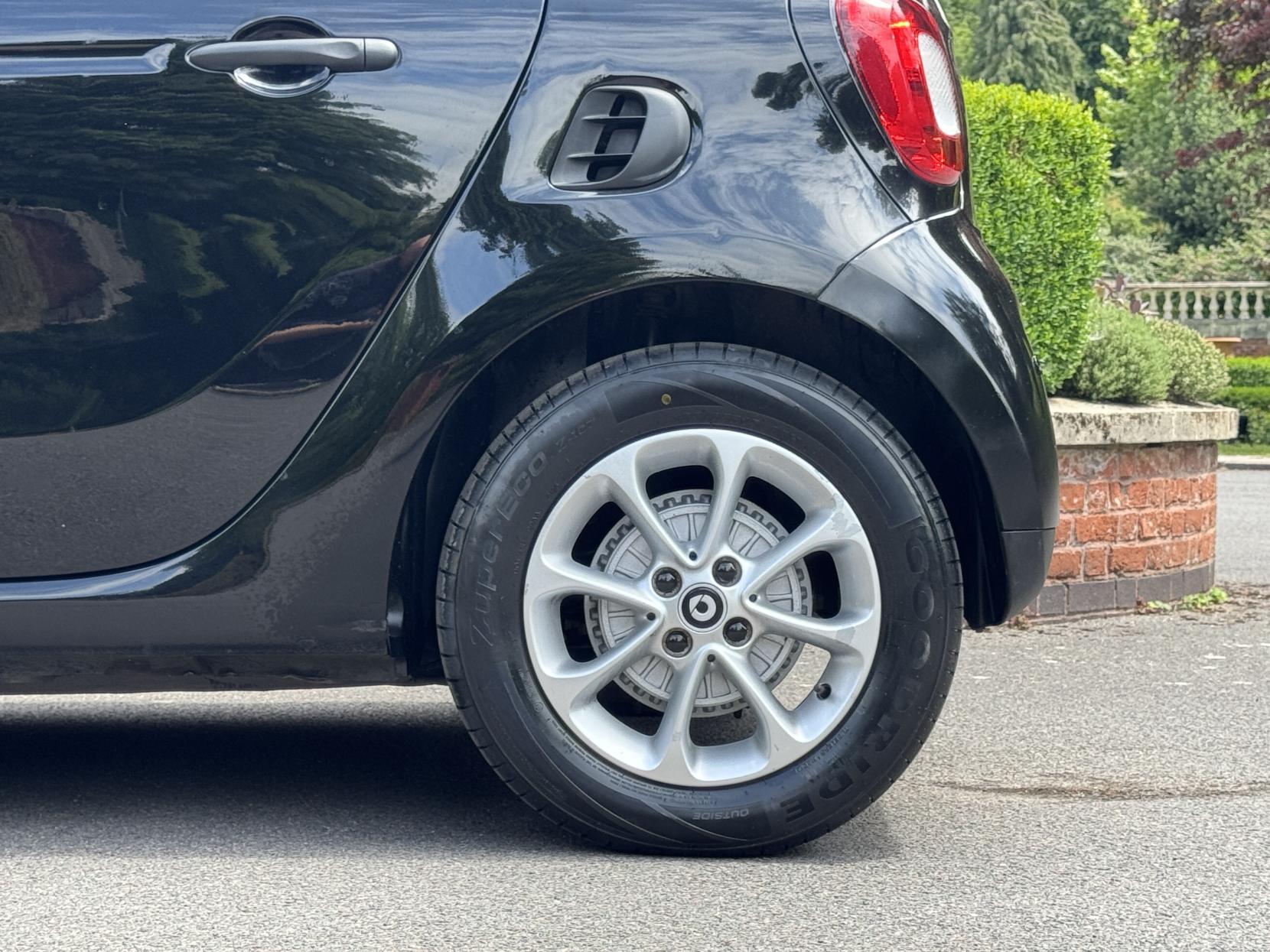 Smart forfour 0.9T Passion Hatchback 5dr Petrol Twinamic Euro 6 (s/s) (90 ps)