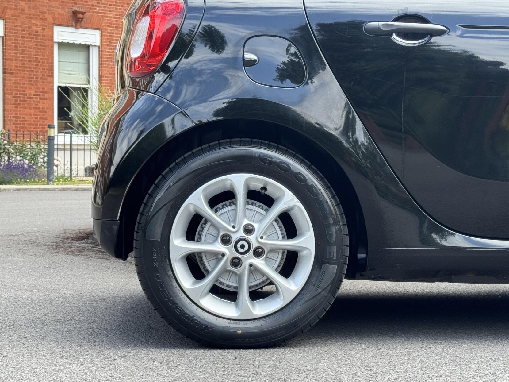 Smart forfour 0.9T Passion Hatchback 5dr Petrol Twinamic Euro 6 (s/s) (90 ps)