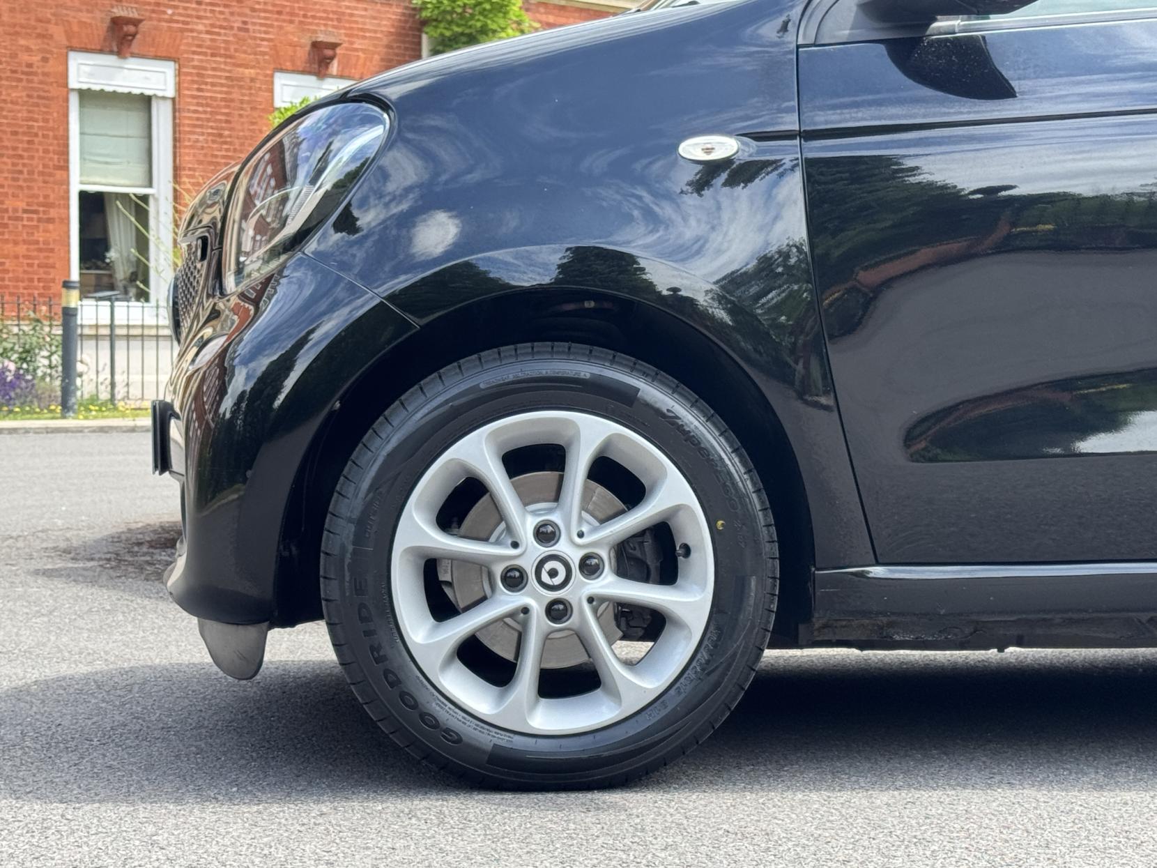 Smart forfour 0.9T Passion Hatchback 5dr Petrol Twinamic Euro 6 (s/s) (90 ps)