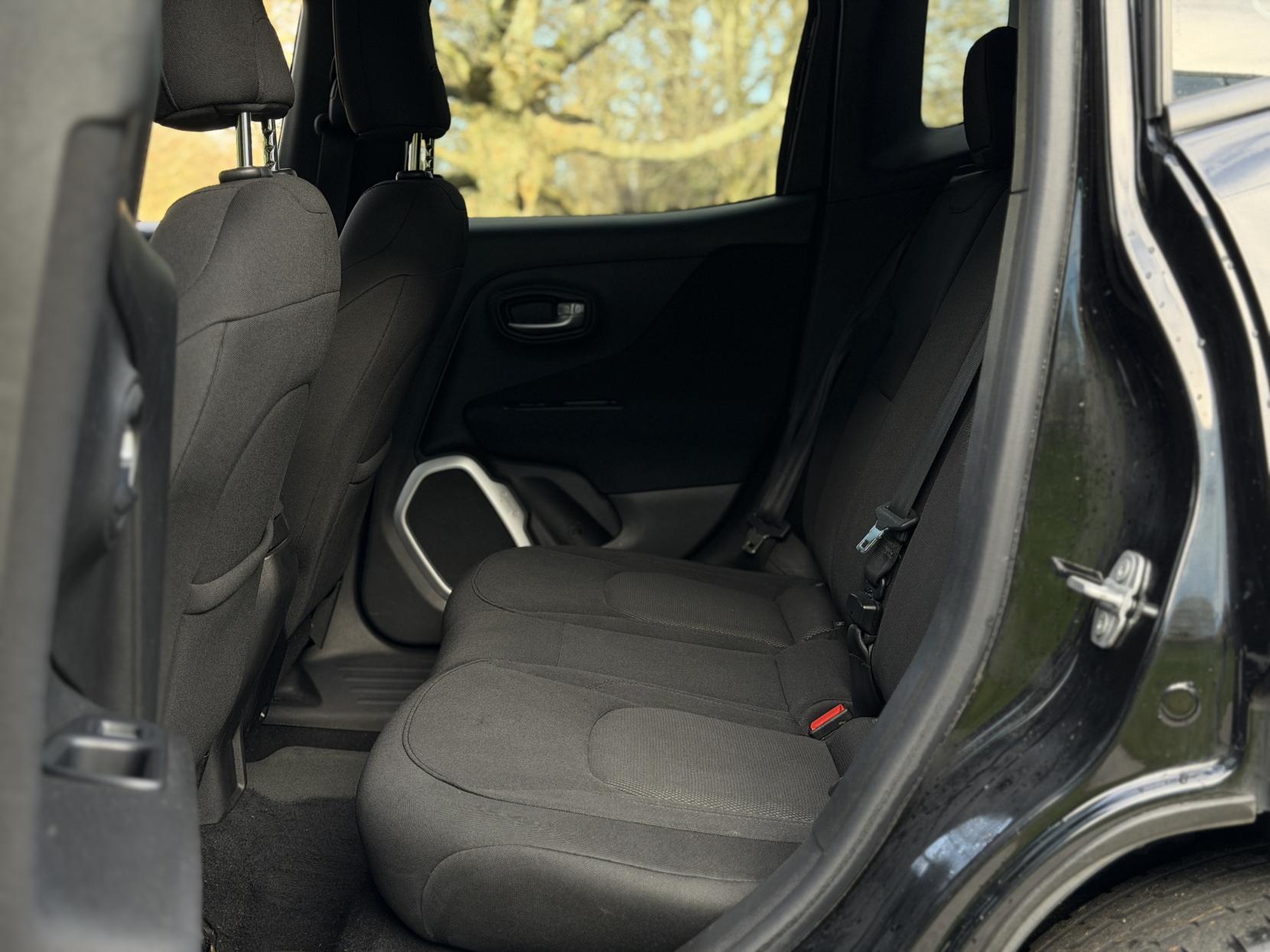 Jeep Renegade 1.4T MultiAirII Longitude SUV 5dr Petrol DDCT Euro 6 (s/s) (140 ps)