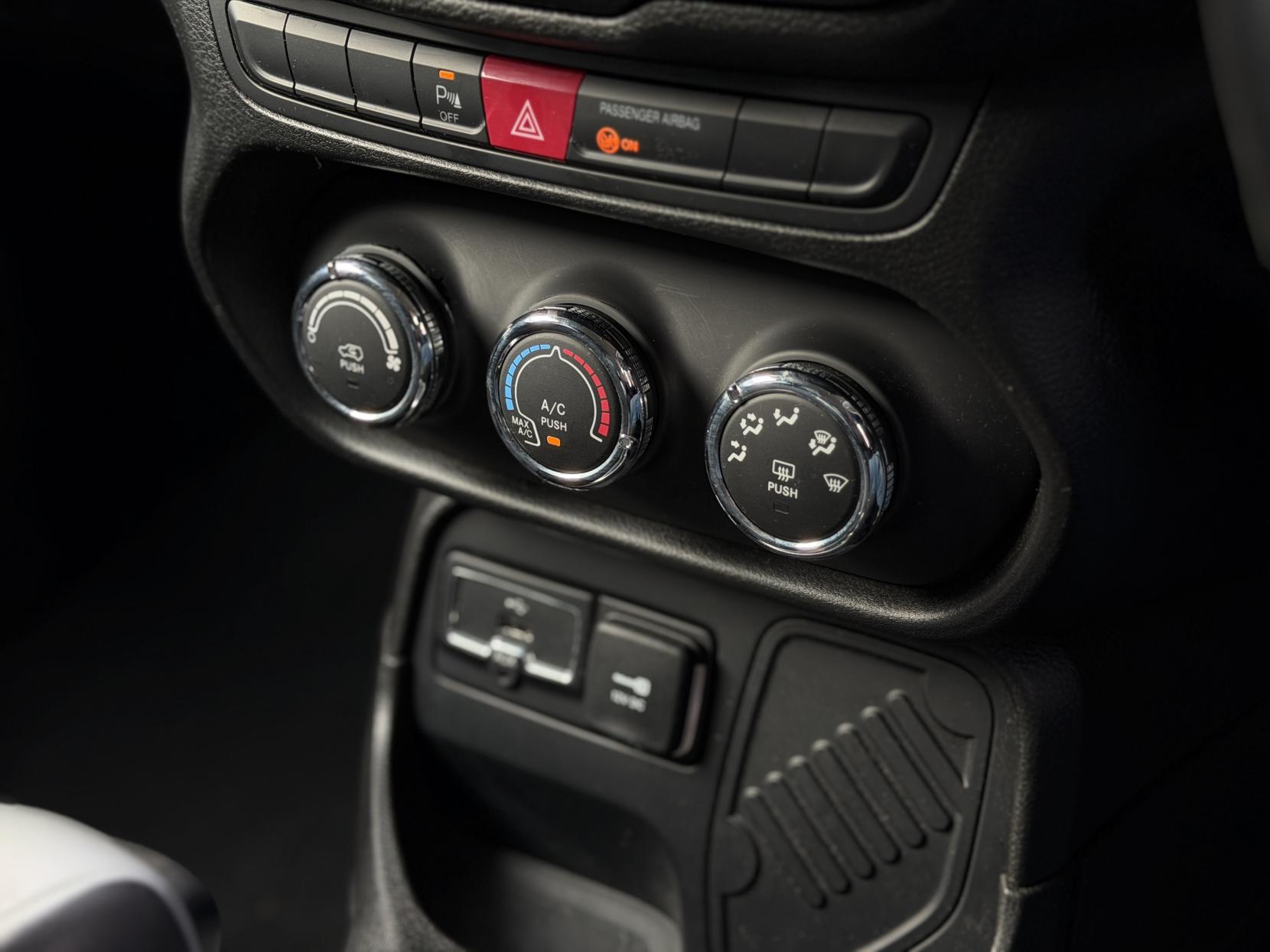 Jeep Renegade 1.4T MultiAirII Longitude SUV 5dr Petrol DDCT Euro 6 (s/s) (140 ps)