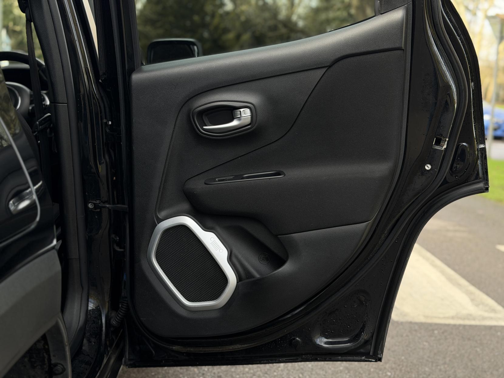 Jeep Renegade 1.4T MultiAirII Longitude SUV 5dr Petrol DDCT Euro 6 (s/s) (140 ps)