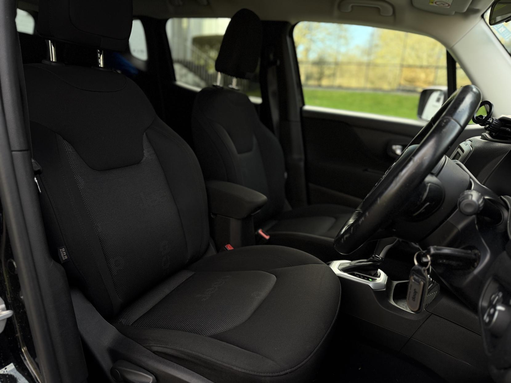 Jeep Renegade 1.4T MultiAirII Longitude SUV 5dr Petrol DDCT Euro 6 (s/s) (140 ps)