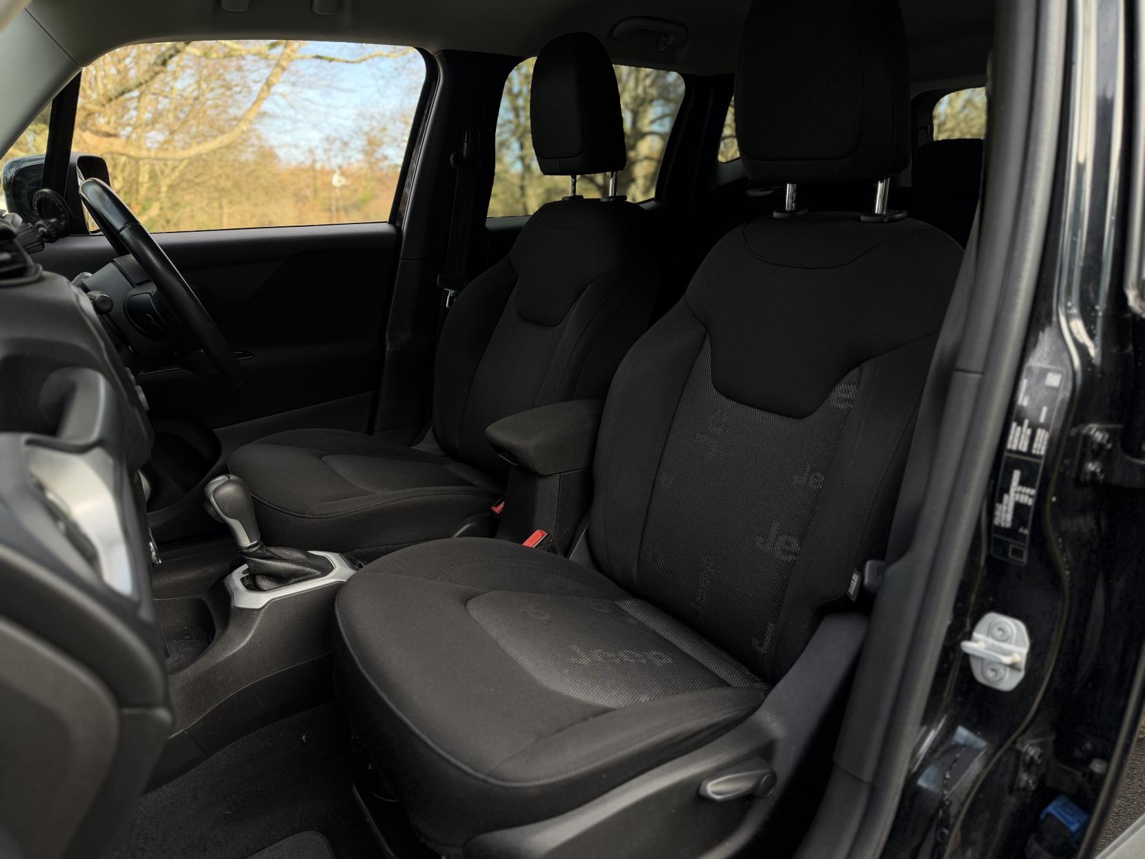 Jeep Renegade 1.4T MultiAirII Longitude SUV 5dr Petrol DDCT Euro 6 (s/s) (140 ps)