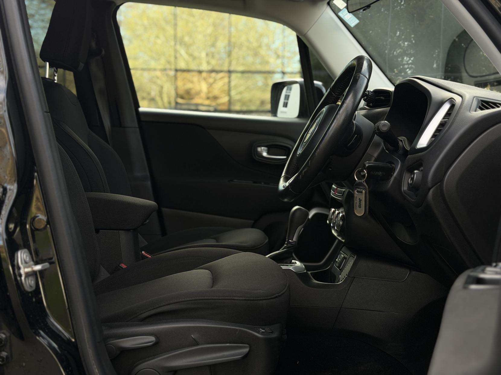 Jeep Renegade 1.4T MultiAirII Longitude SUV 5dr Petrol DDCT Euro 6 (s/s) (140 ps)