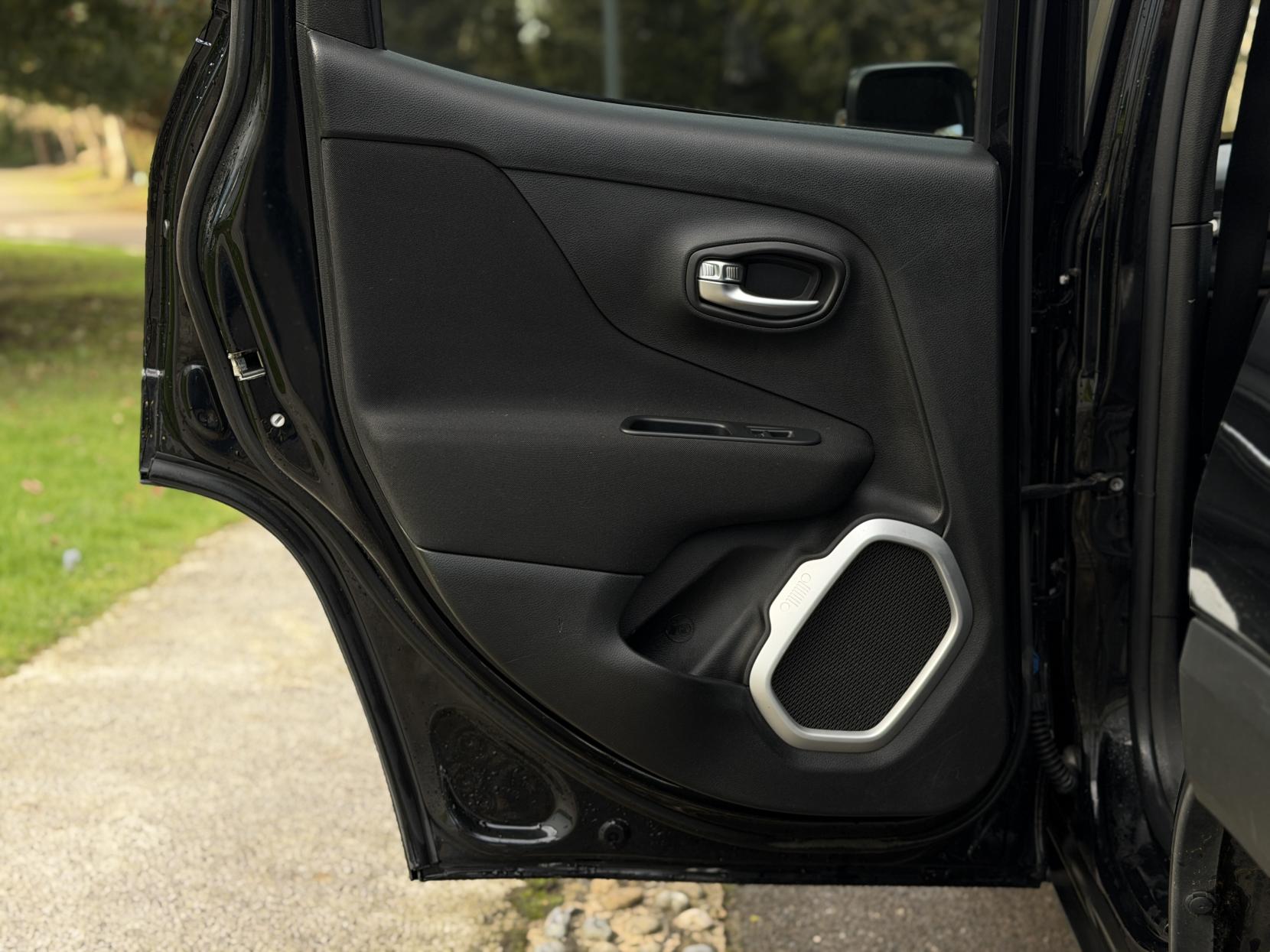 Jeep Renegade 1.4T MultiAirII Longitude SUV 5dr Petrol DDCT Euro 6 (s/s) (140 ps)