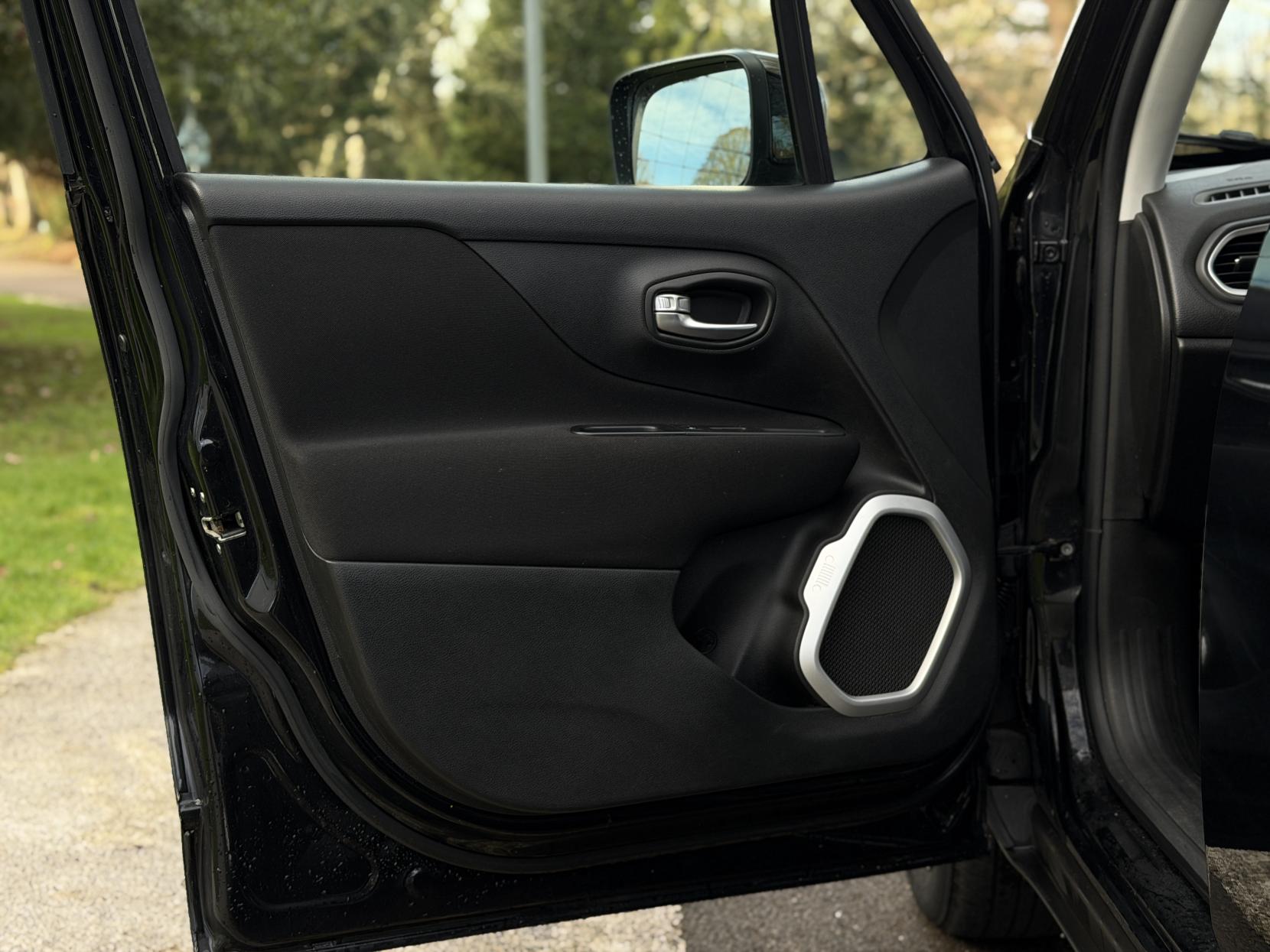 Jeep Renegade 1.4T MultiAirII Longitude SUV 5dr Petrol DDCT Euro 6 (s/s) (140 ps)