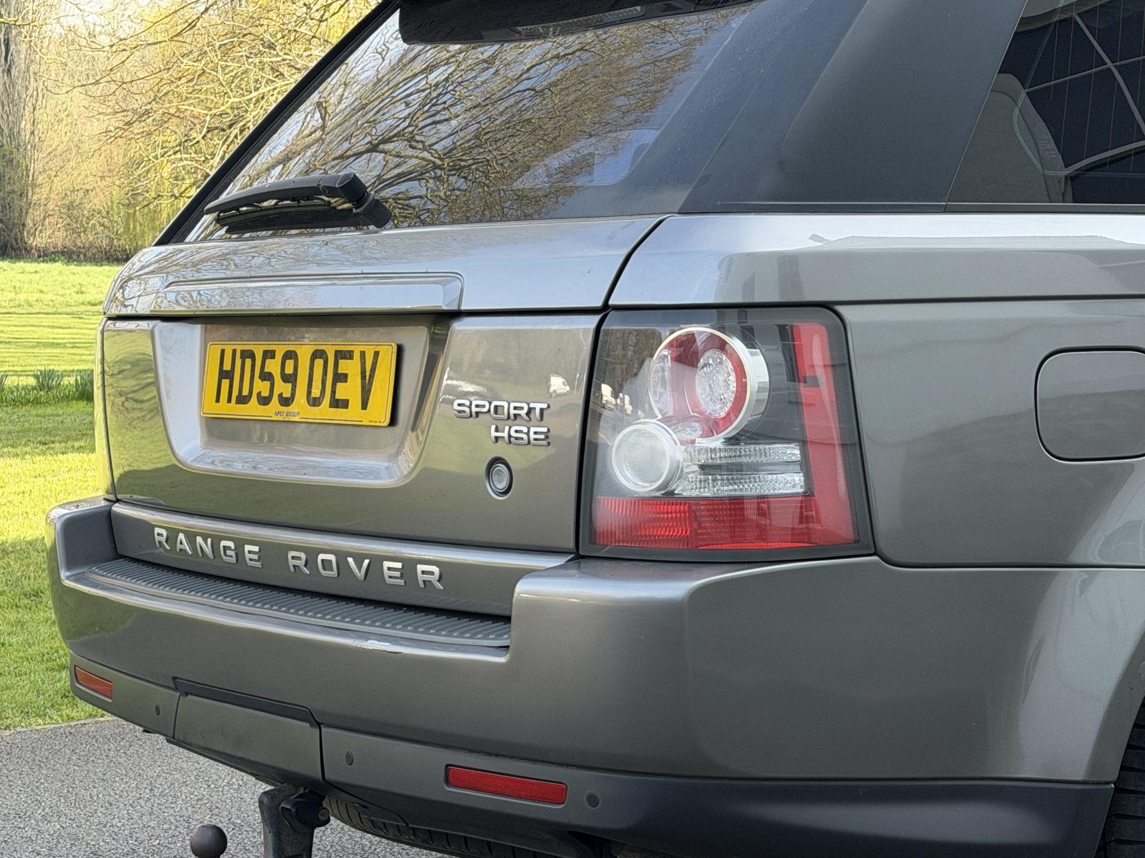 Land Rover Range Rover Sport 3.0 TD V6 HSE SUV 5dr Diesel CommandShift 4WD Euro 4 (245 ps)