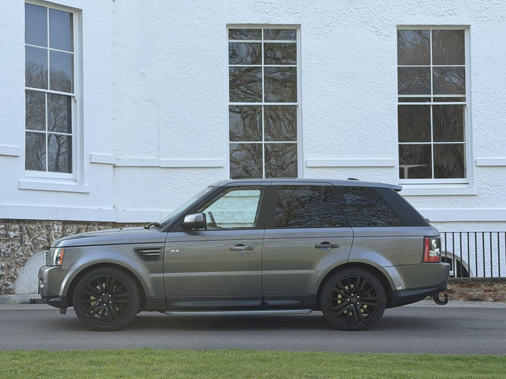 Land Rover Range Rover Sport 3.0 TD V6 HSE SUV 5dr Diesel CommandShift 4WD Euro 4 (245 ps)