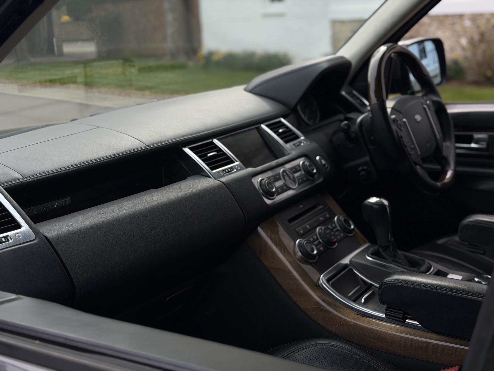 Land Rover Range Rover Sport 3.0 TD V6 HSE SUV 5dr Diesel CommandShift 4WD Euro 4 (245 ps)