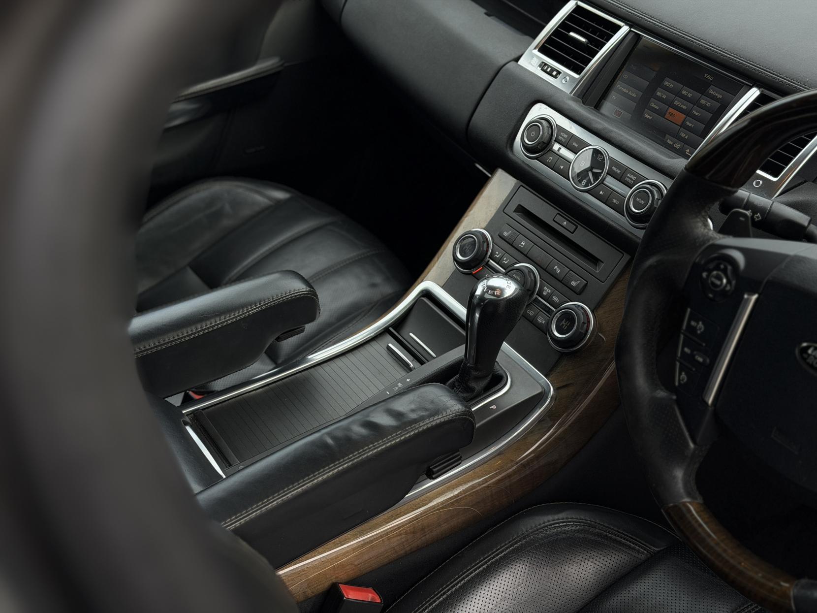 Land Rover Range Rover Sport 3.0 TD V6 HSE SUV 5dr Diesel CommandShift 4WD Euro 4 (245 ps)