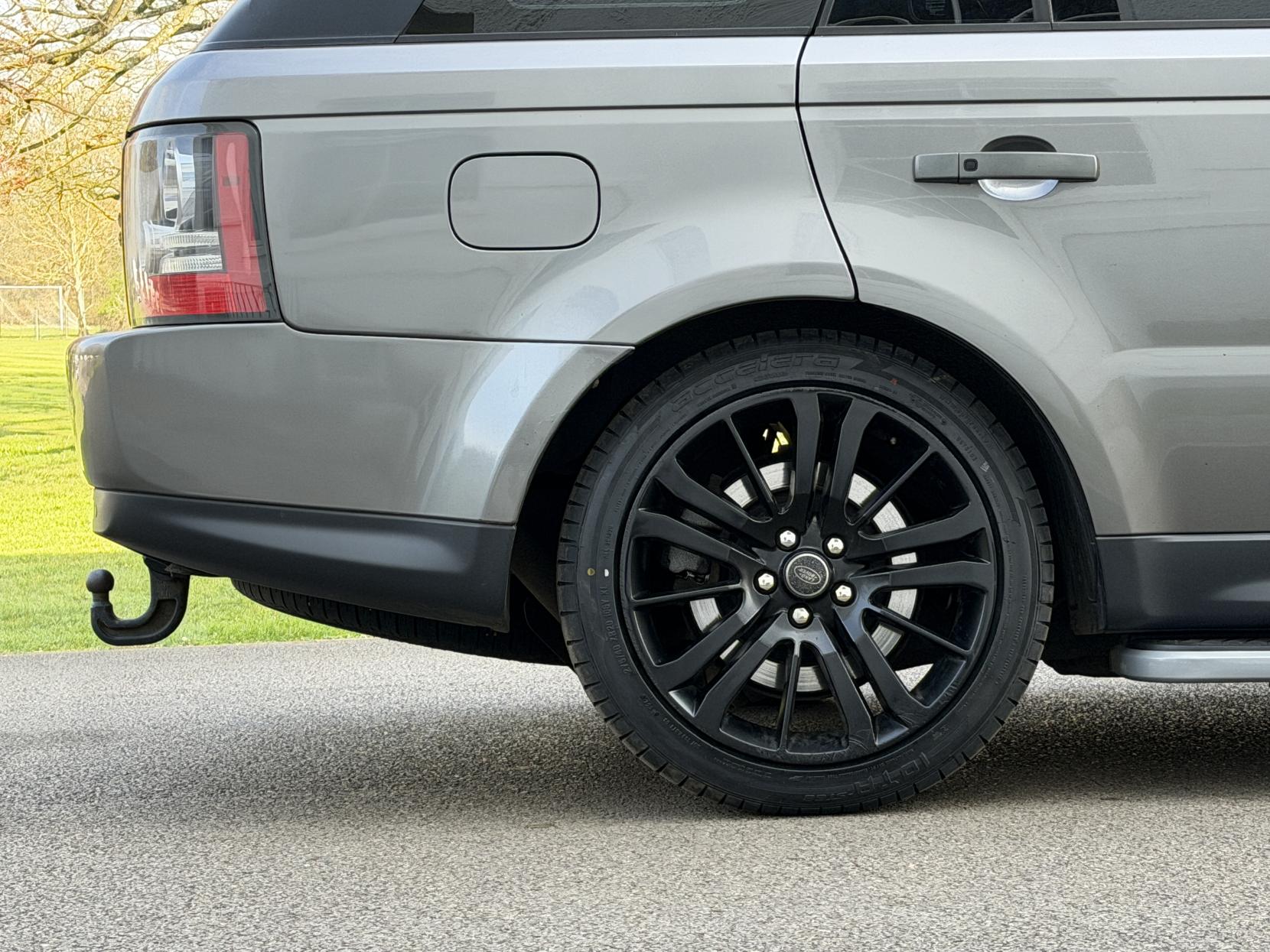 Land Rover Range Rover Sport 3.0 TD V6 HSE SUV 5dr Diesel CommandShift 4WD Euro 4 (245 ps)