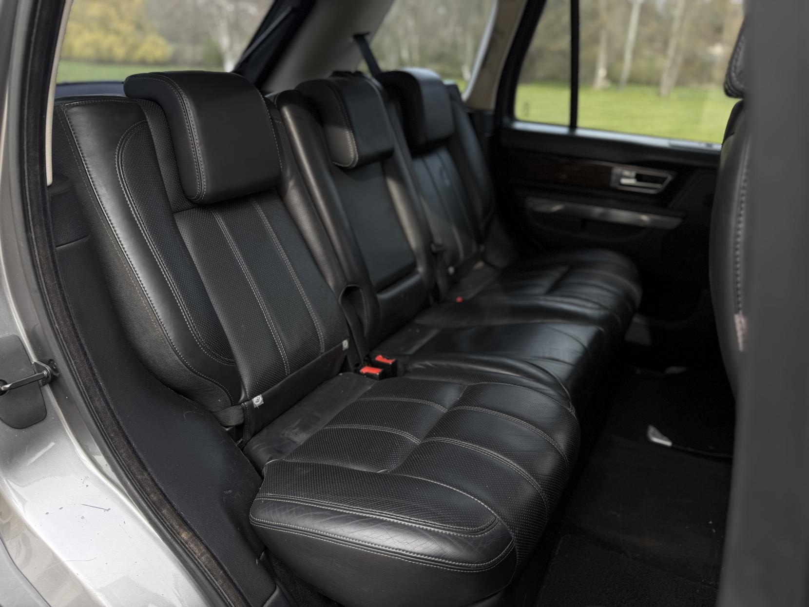 Land Rover Range Rover Sport 3.0 TD V6 HSE SUV 5dr Diesel CommandShift 4WD Euro 4 (245 ps)