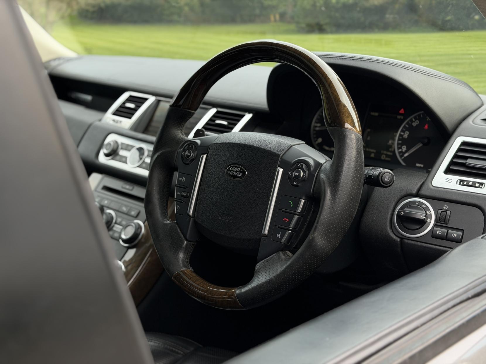 Land Rover Range Rover Sport 3.0 TD V6 HSE SUV 5dr Diesel CommandShift 4WD Euro 4 (245 ps)