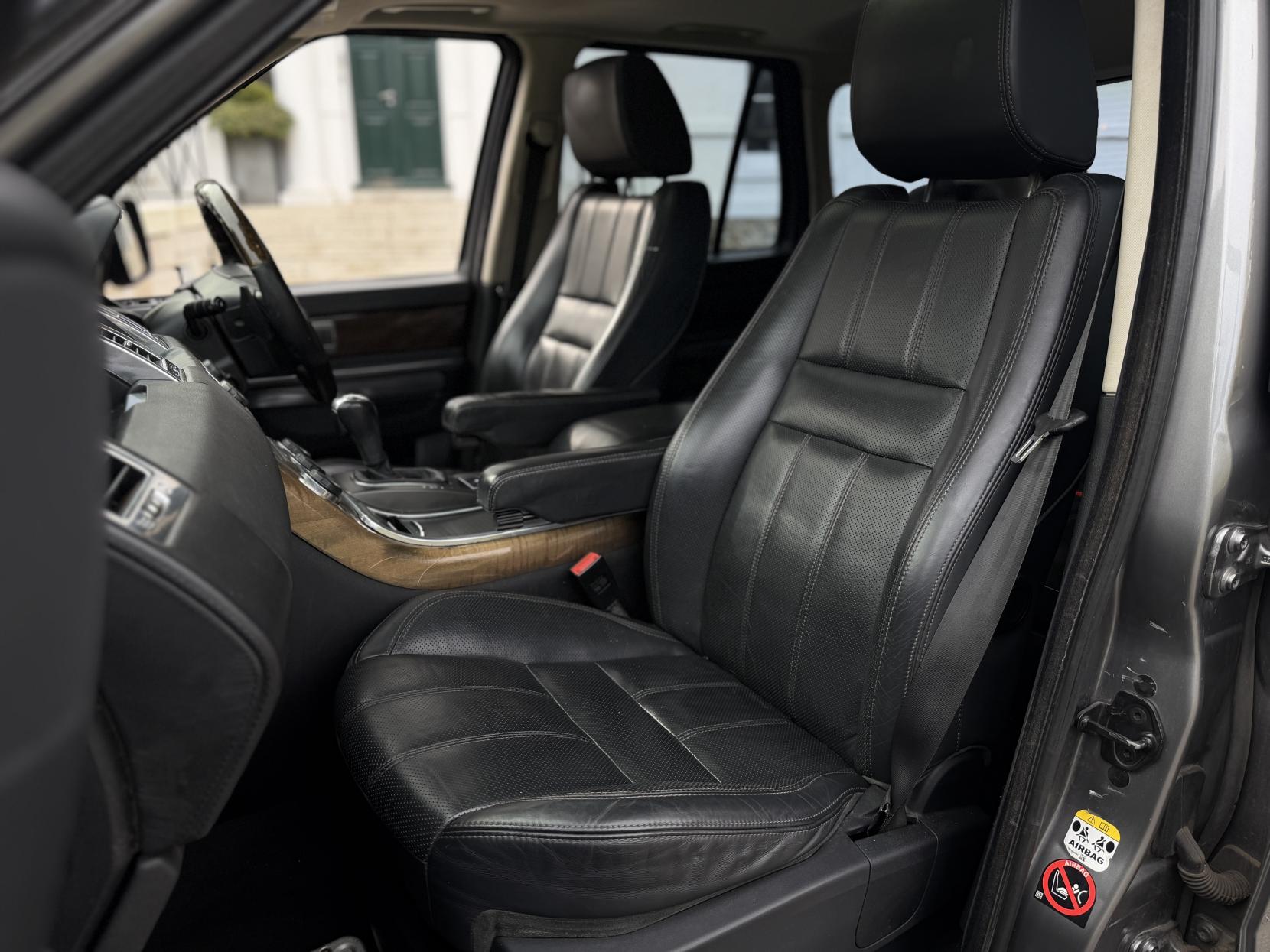 Land Rover Range Rover Sport 3.0 TD V6 HSE SUV 5dr Diesel CommandShift 4WD Euro 4 (245 ps)