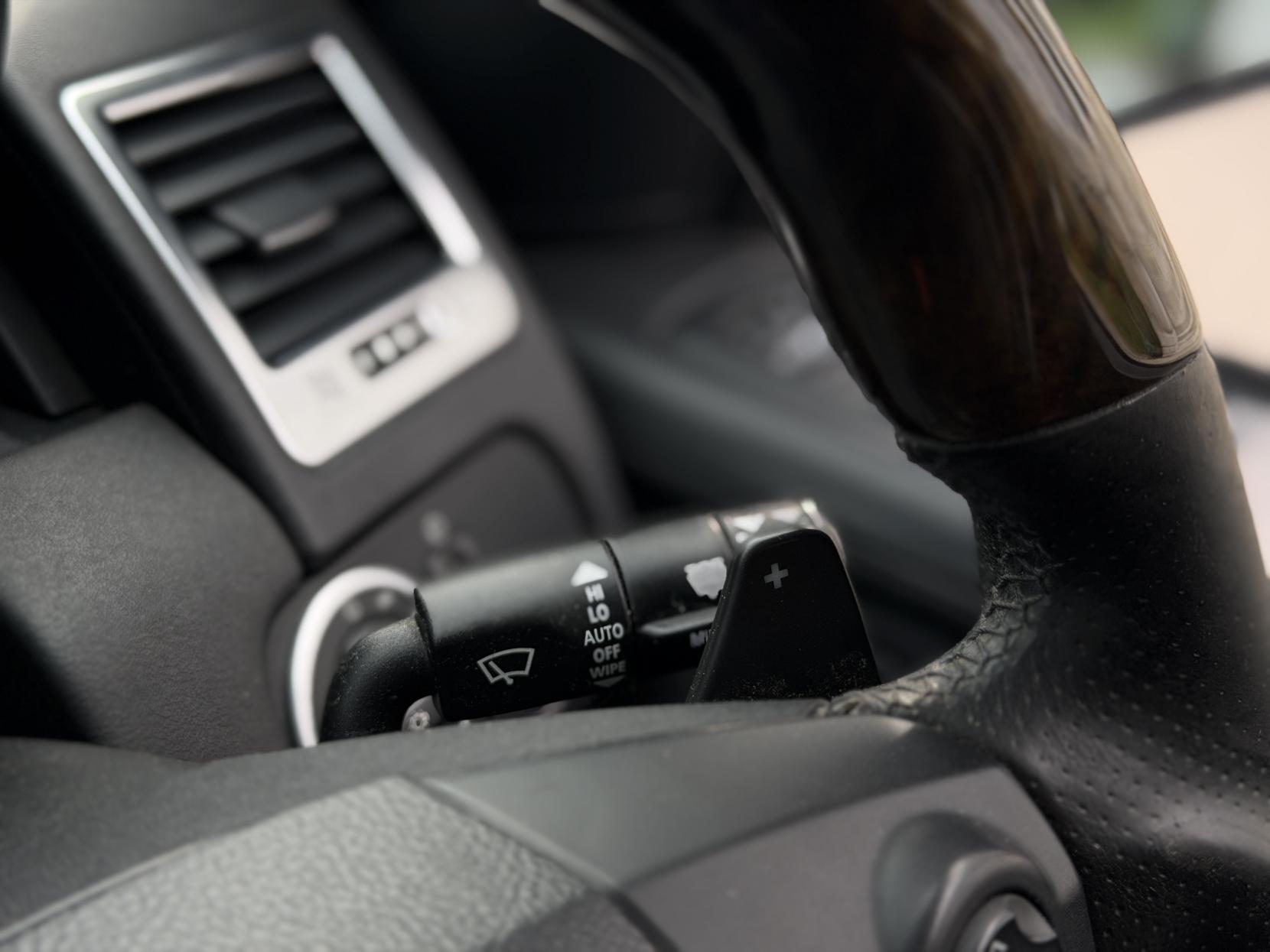 Land Rover Range Rover Sport 3.0 TD V6 HSE SUV 5dr Diesel CommandShift 4WD Euro 4 (245 ps)