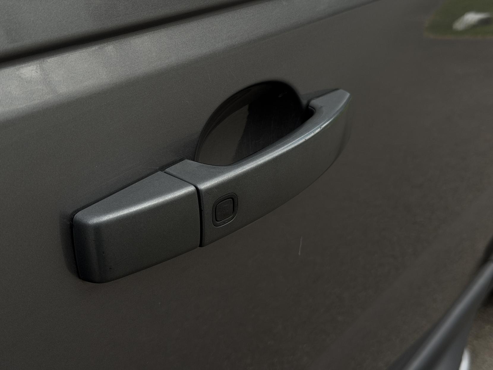 Land Rover Range Rover Sport 3.0 TD V6 HSE SUV 5dr Diesel CommandShift 4WD Euro 4 (245 ps)